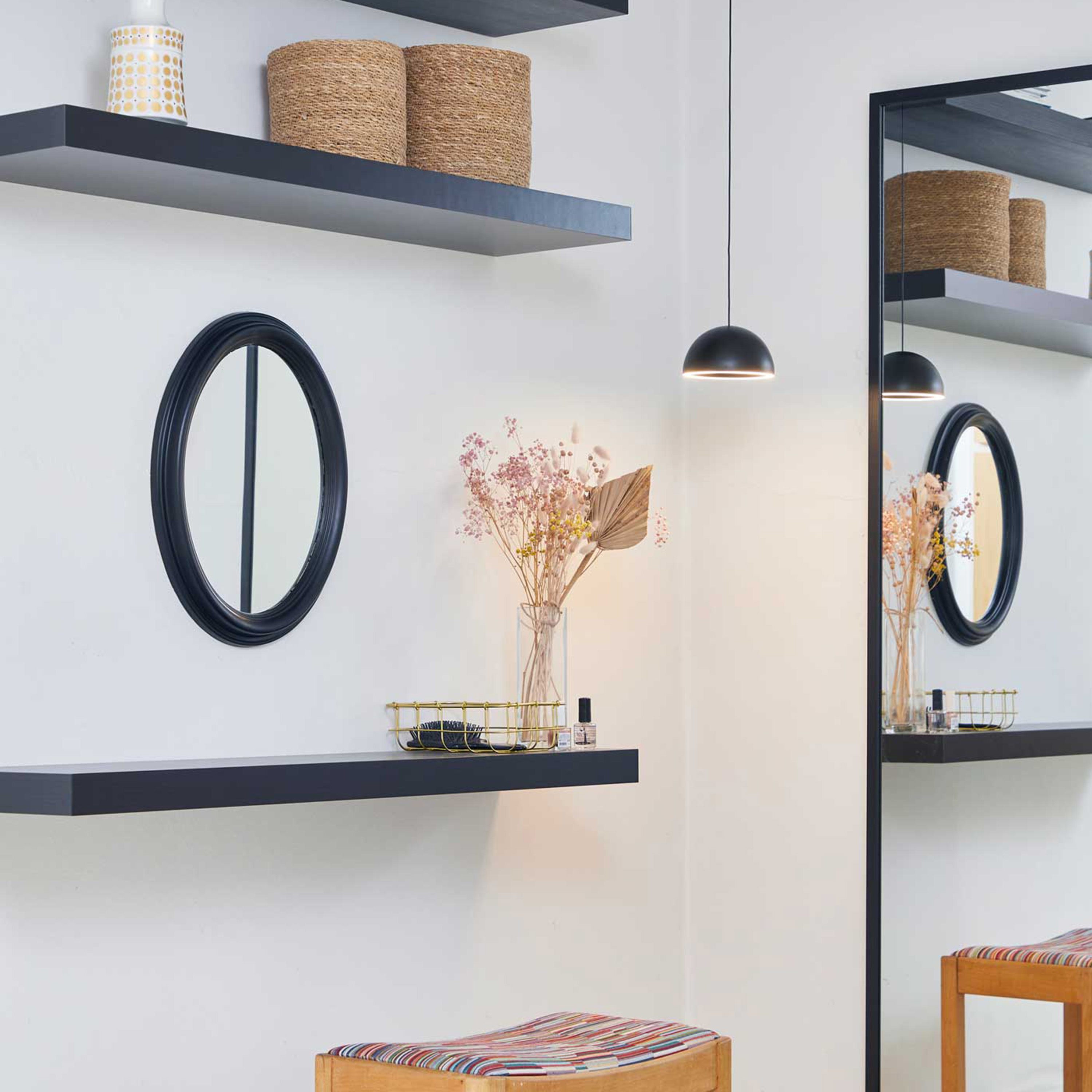 LOOM Design Curve Kattovalaisin Black Ø14 cm