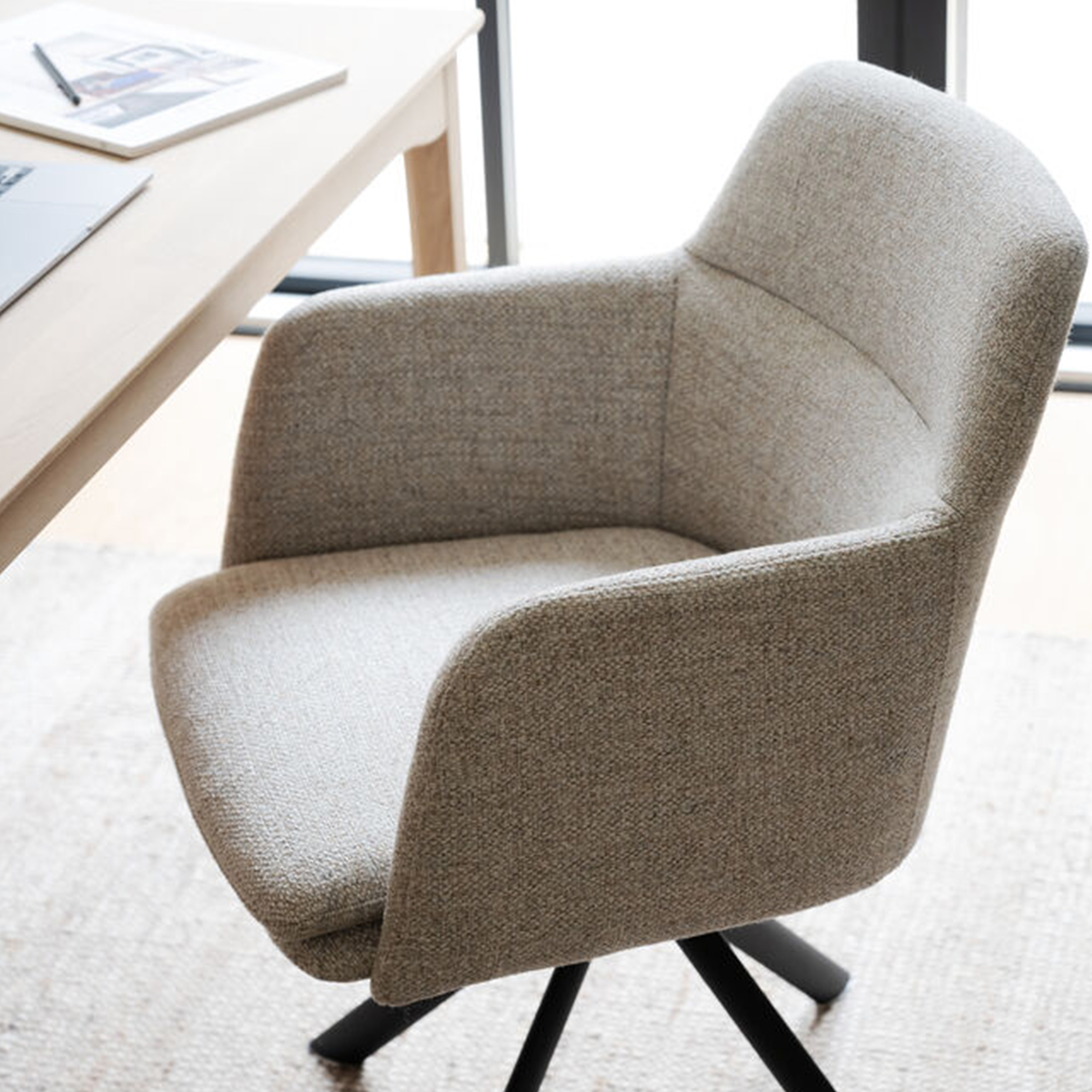 Rowico Home Gladstone Karmstol Beige/Svart