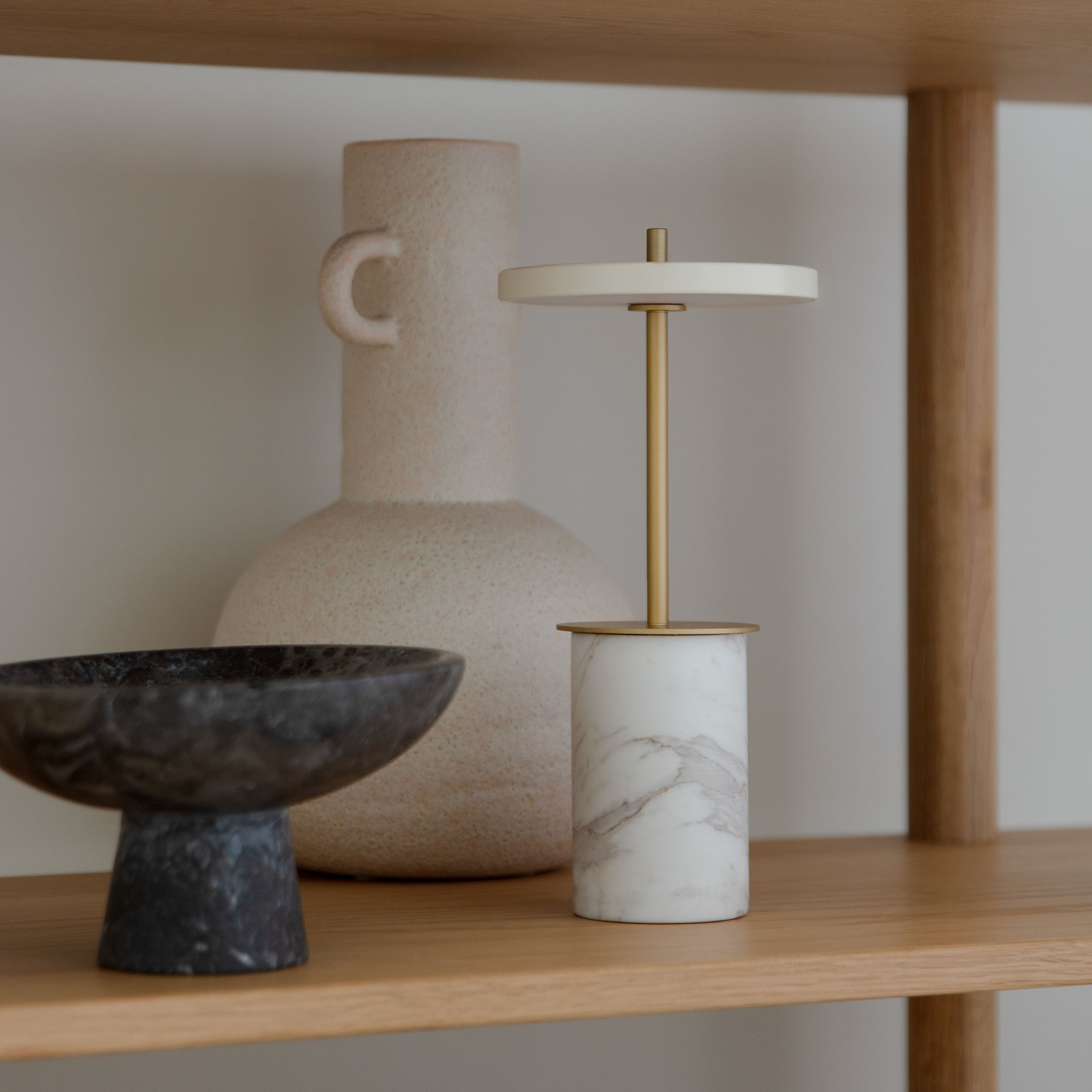 Umage Asteria Move Mini Tragbare Tischlampe White Marble