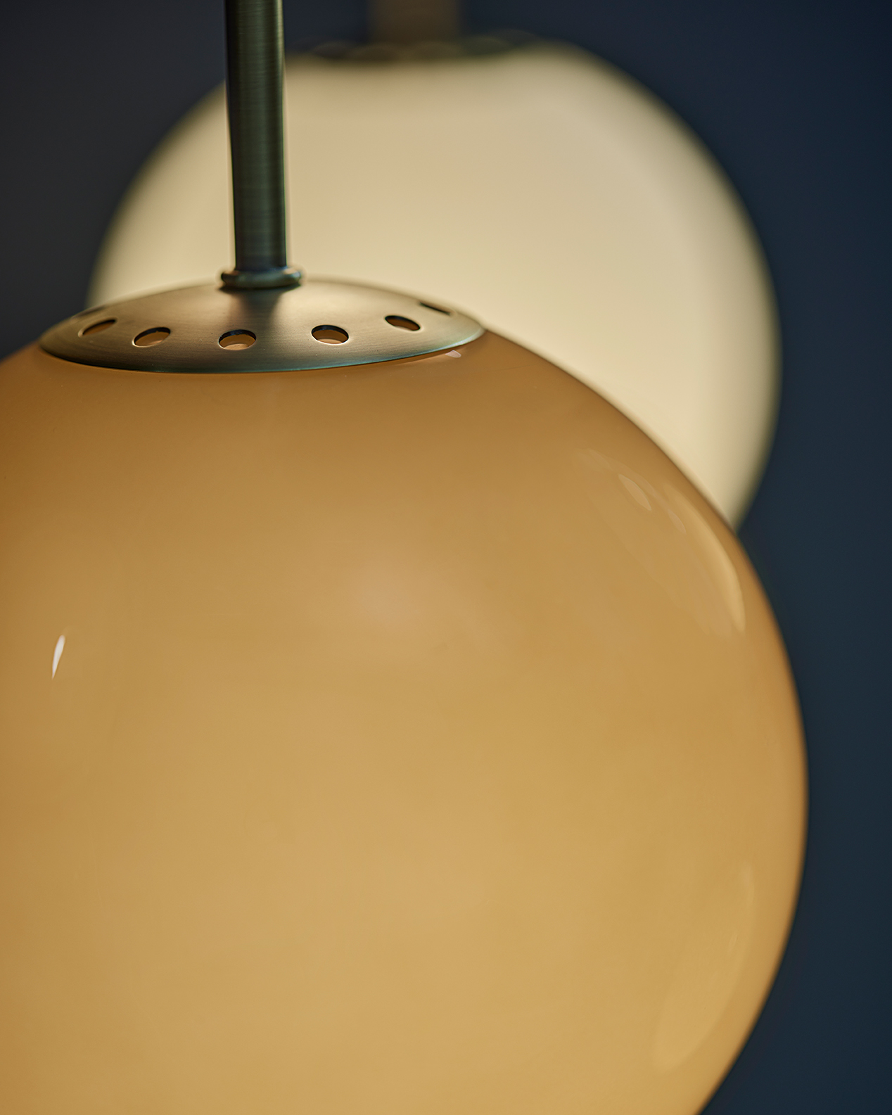 Frandsen Ball Glas Pendelleuchte Bernstein Ø18