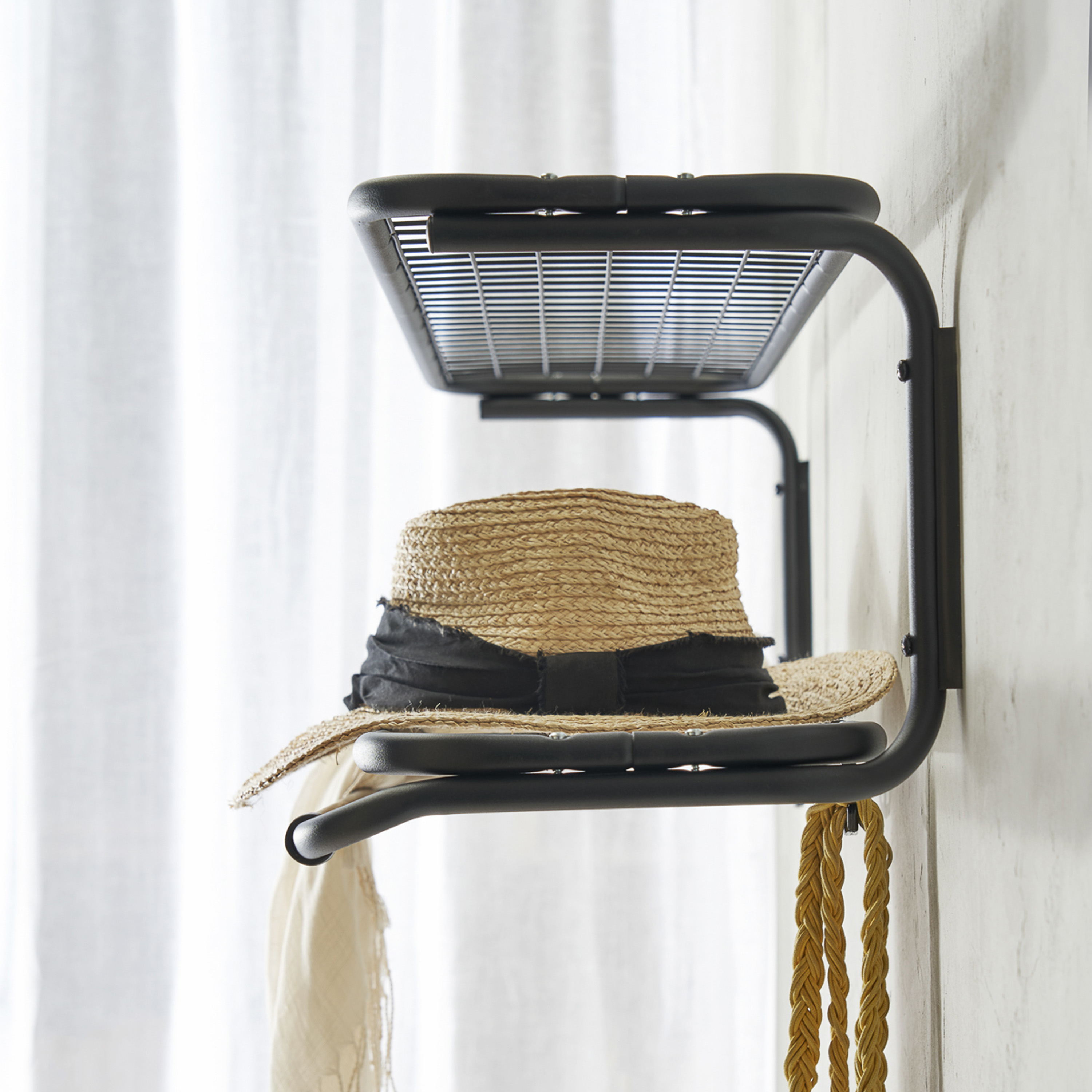 Essem Design Classic Hutablage Schwarz 100cm