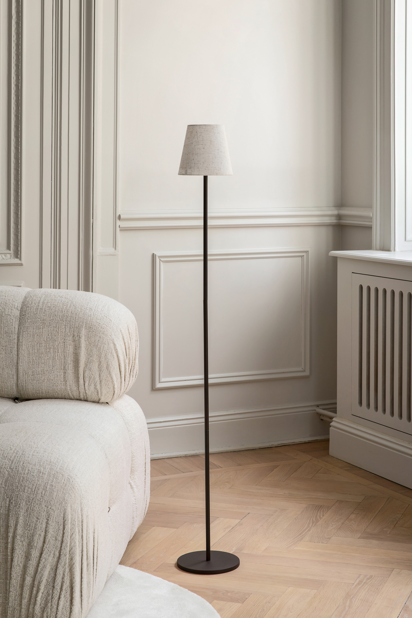 Watt &amp; Veke Tyra Portable Golvlampa Coffee 113cm