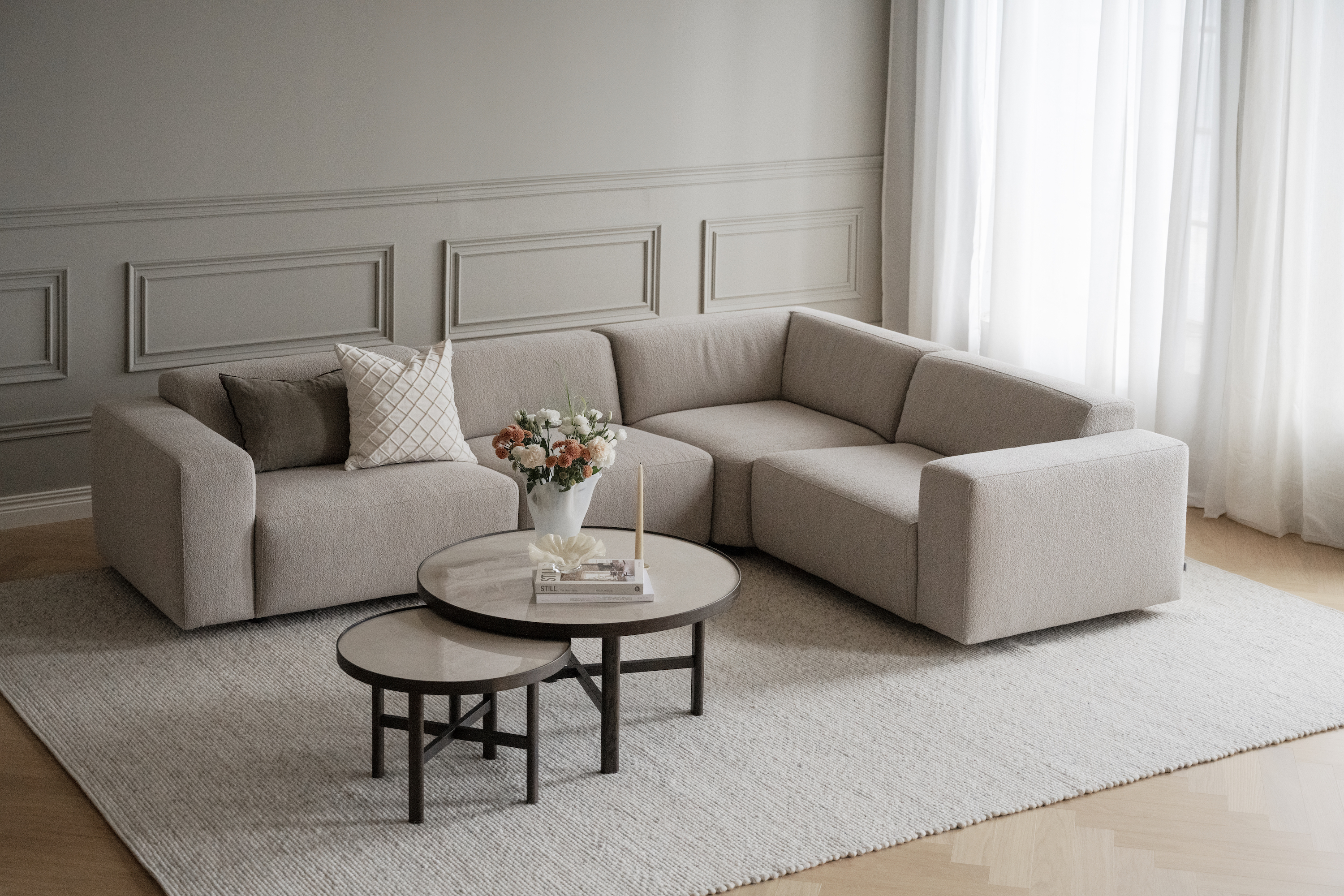 Rowico Home Willard 2+3-sits Hörnsoffa Ljusbeige 297x219