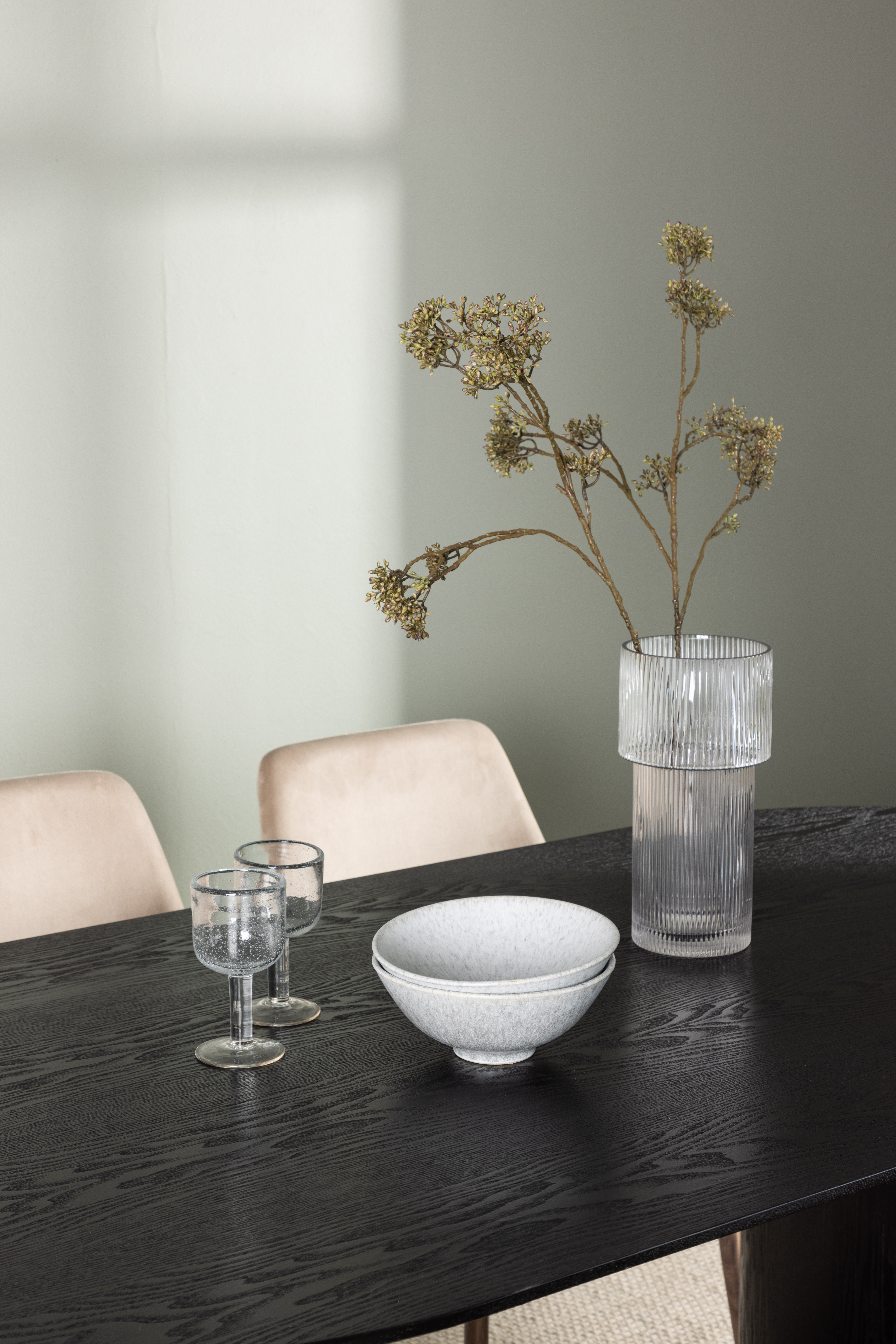 Venture Home Lori Matstol Sammet Beige