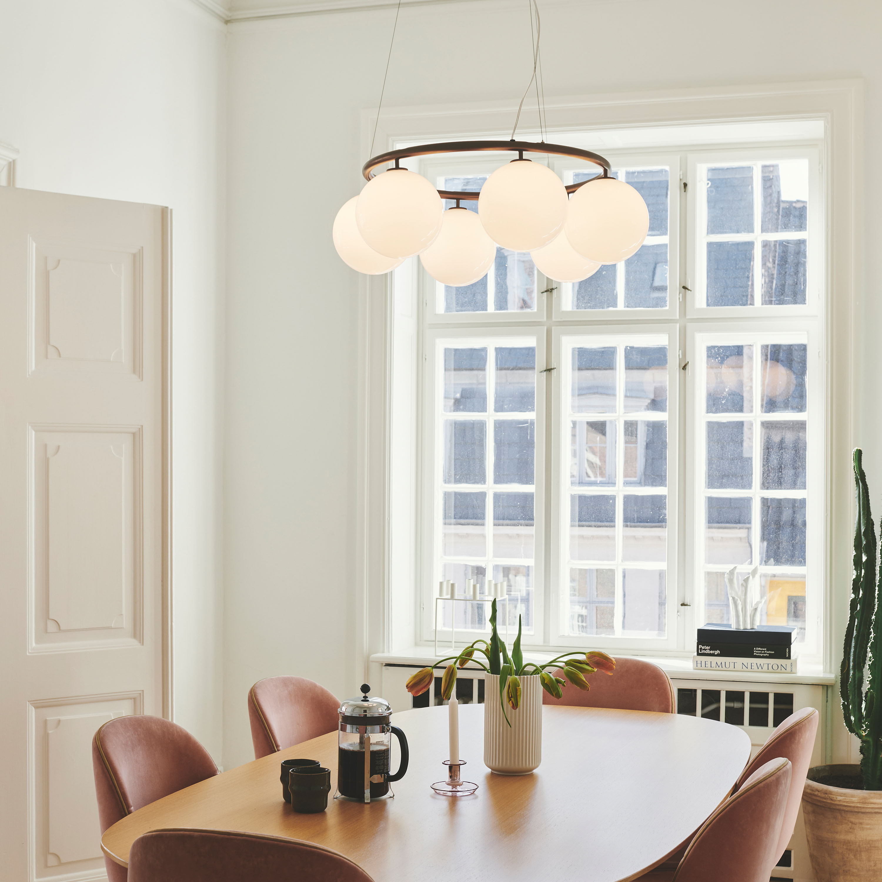 Nuura Miira 6 Circular Taklampa Dark Bronze/Opal Ø80