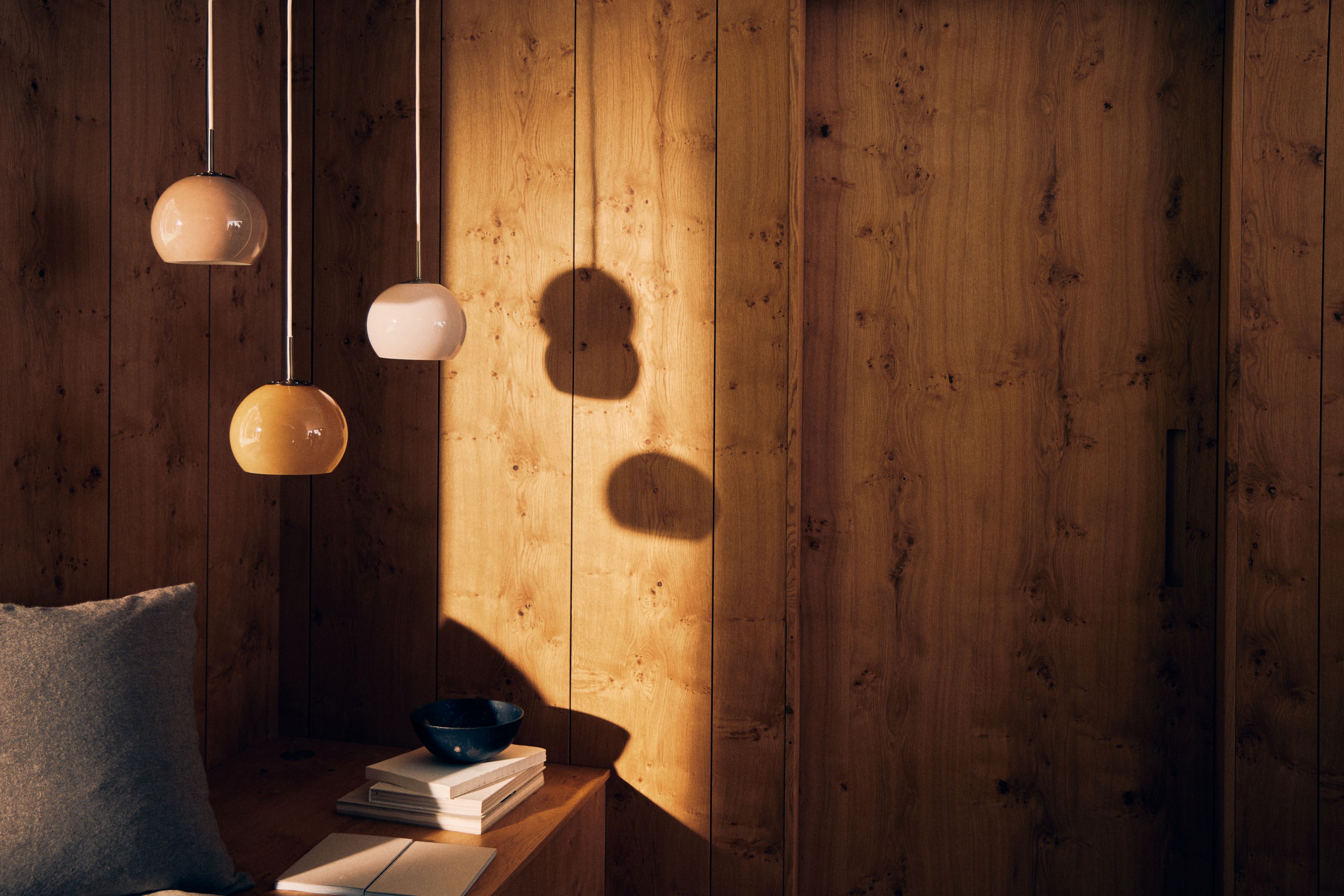 Frandsen Ball Lasinen Kattovalaisin Opal Rose Ø18