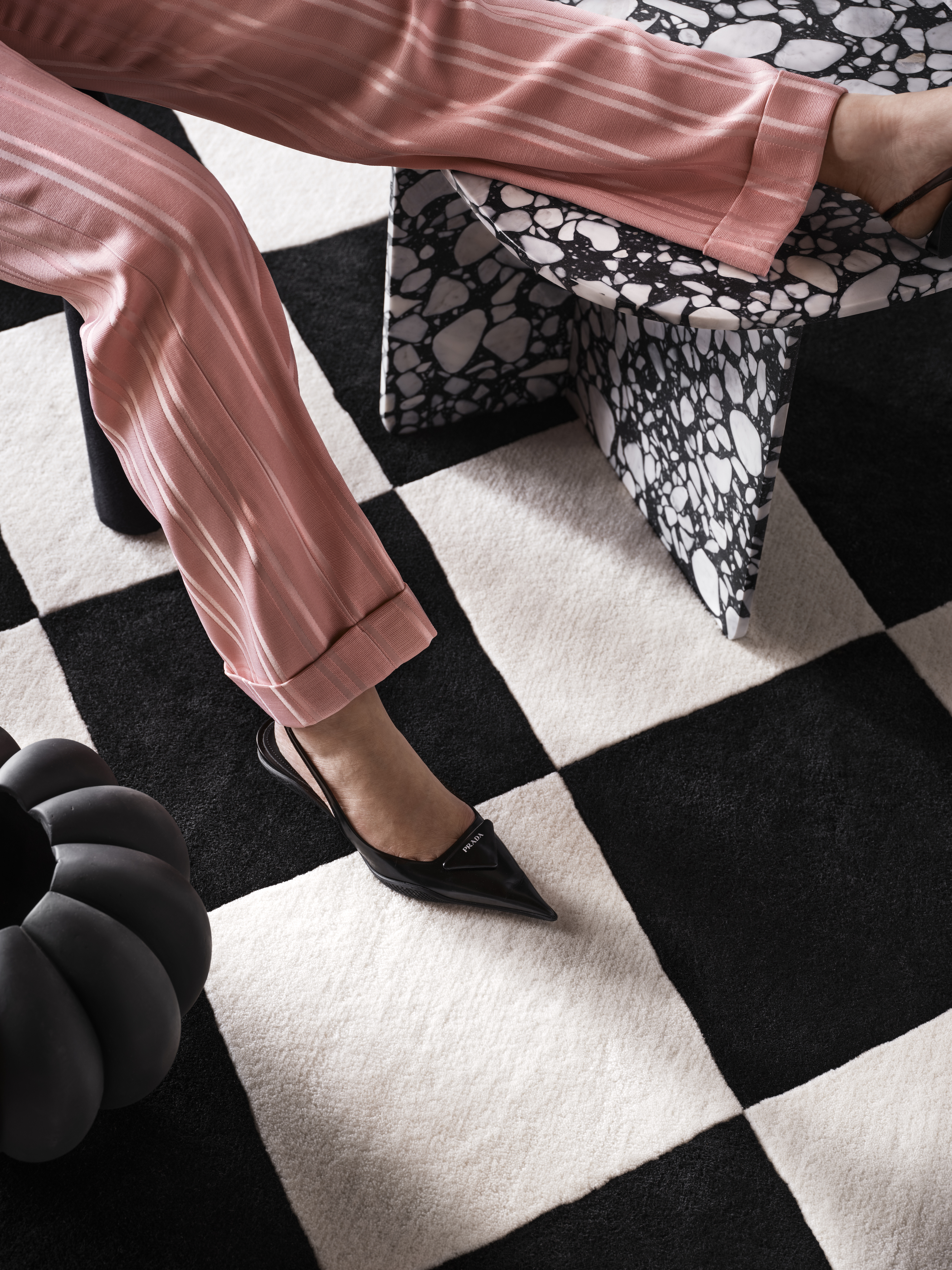 Tinted Tenman 
Villamatto Musta/Valkoinen 170x240