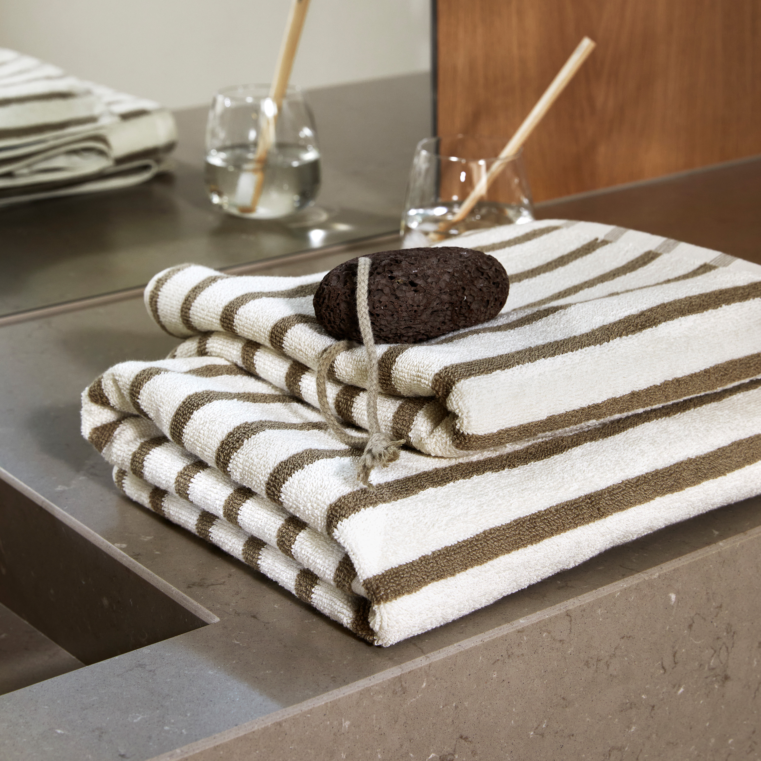 Høie Everyday Stripe Handduk Beige 70x140