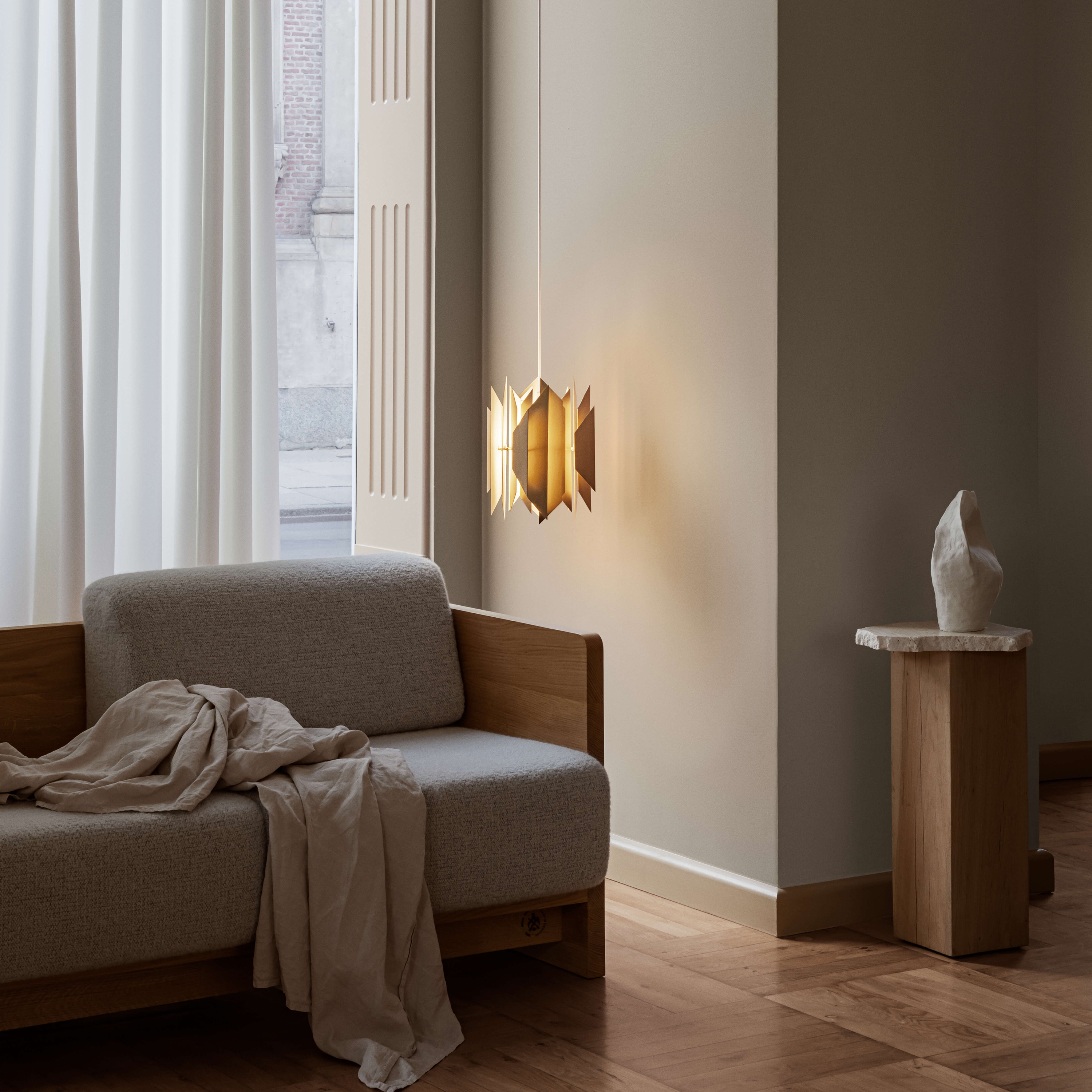 LYFA Divan 2 Kattovalaisin Messinki 24cm