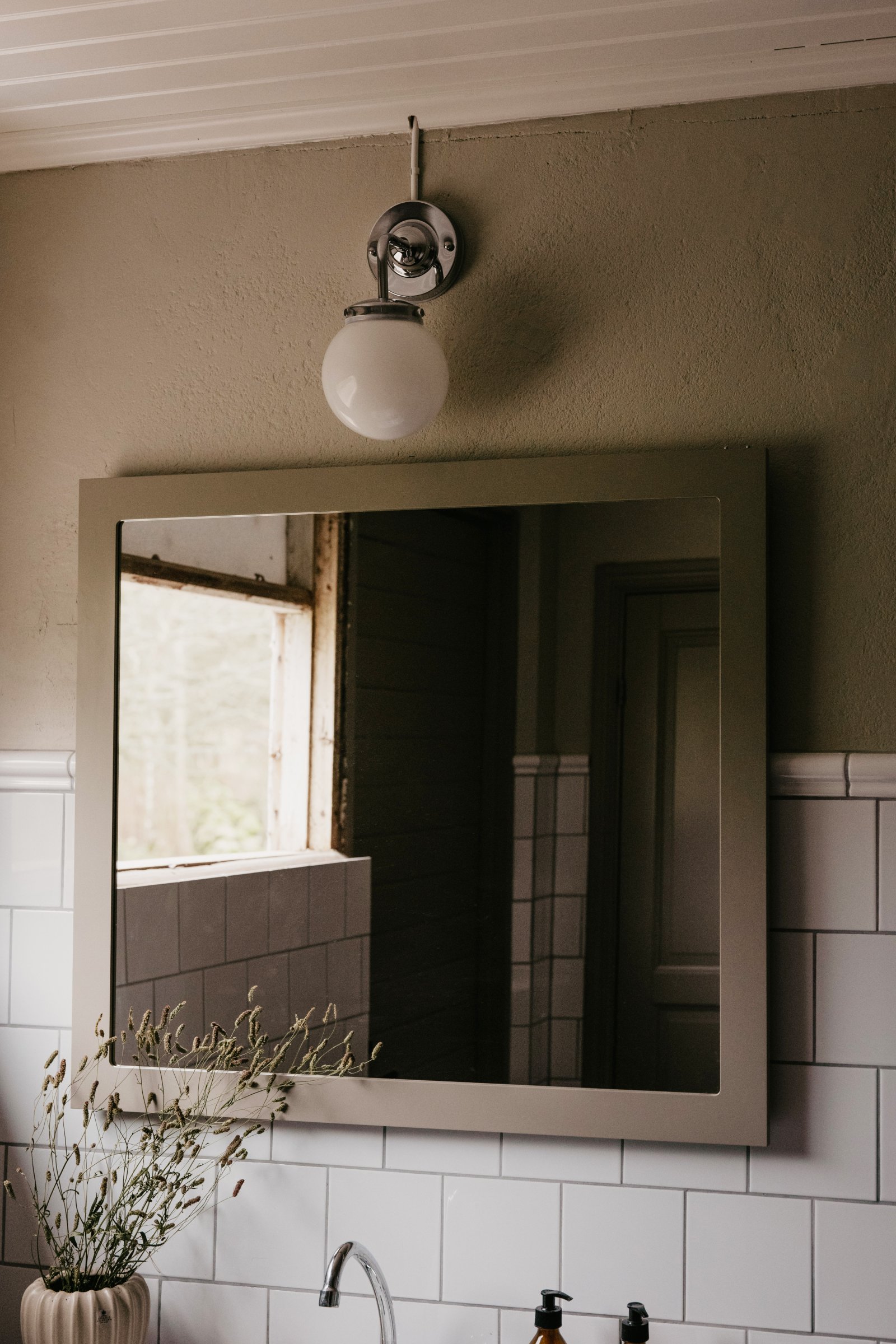 Globen Lighting Alley Vegglampe Krom/Hvit