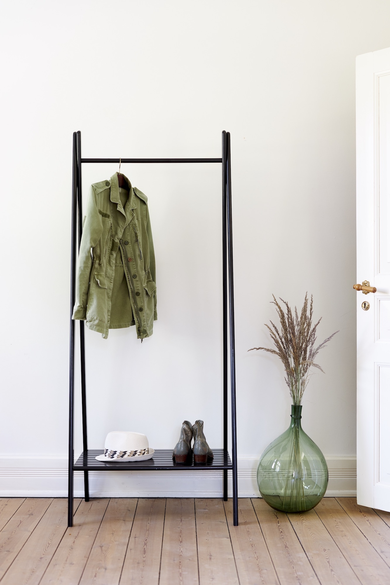 Cinas Noble Klesstativ Svart