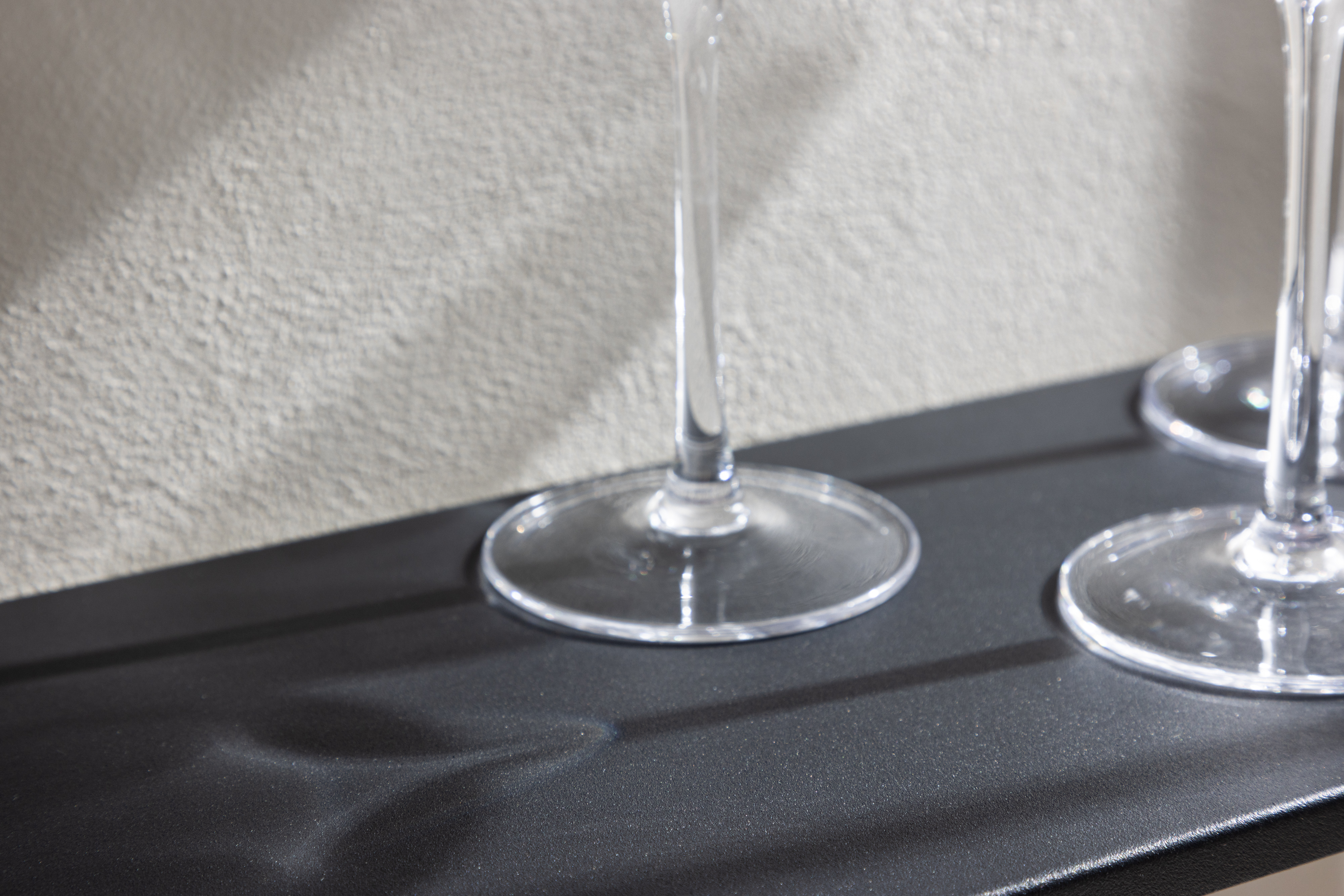 Venture Home Lyon Vägghylla Black 62cm