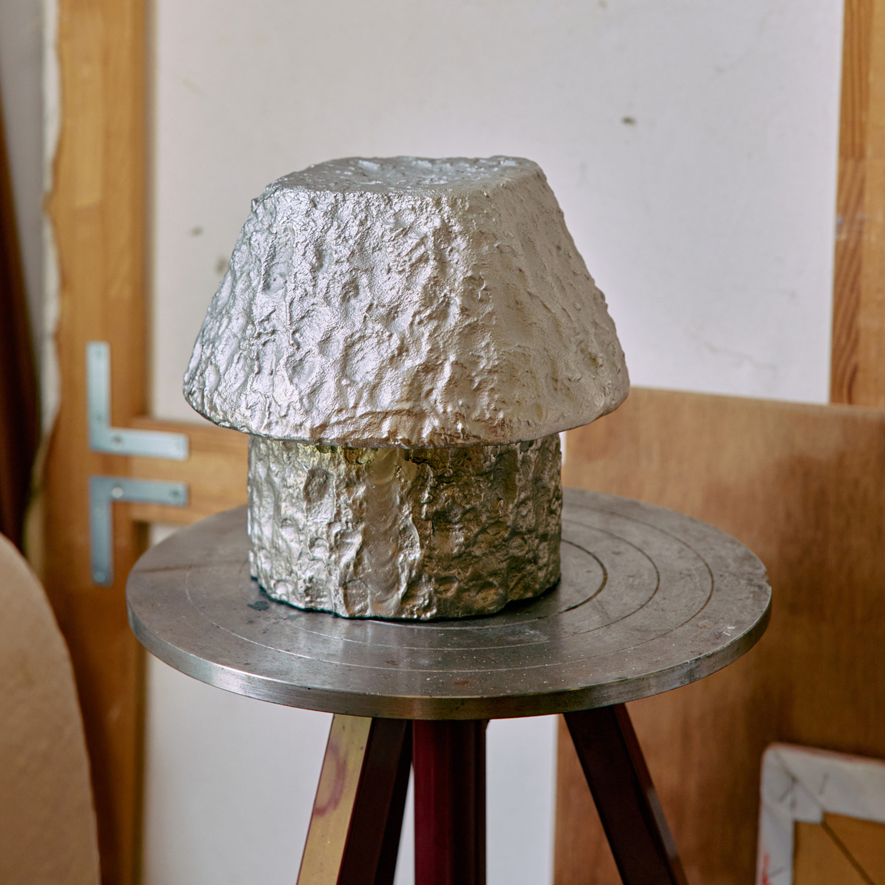 HKliving Artefact Bordslampa Aluminum