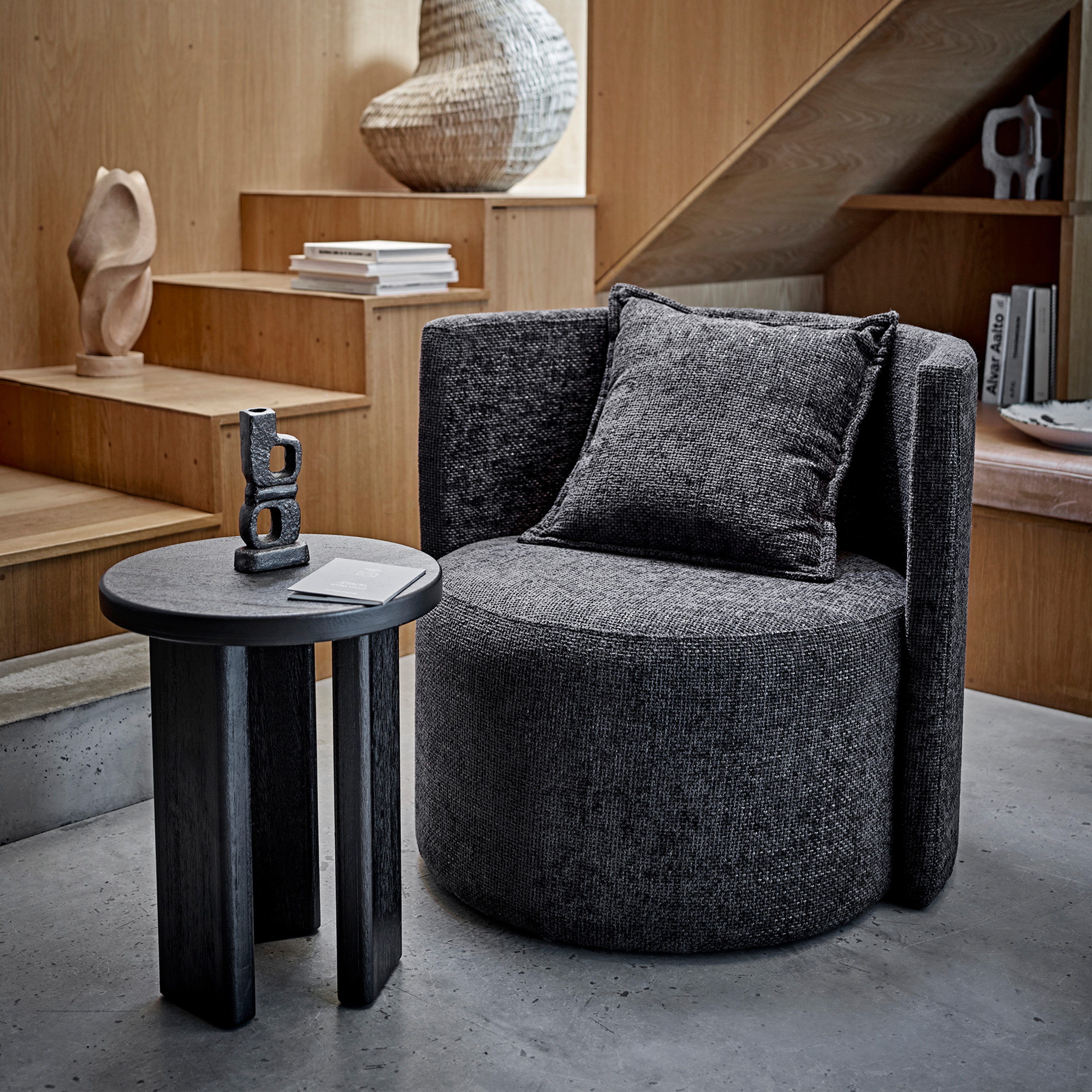 Bloomingville Mimola Sivupöytä Musta