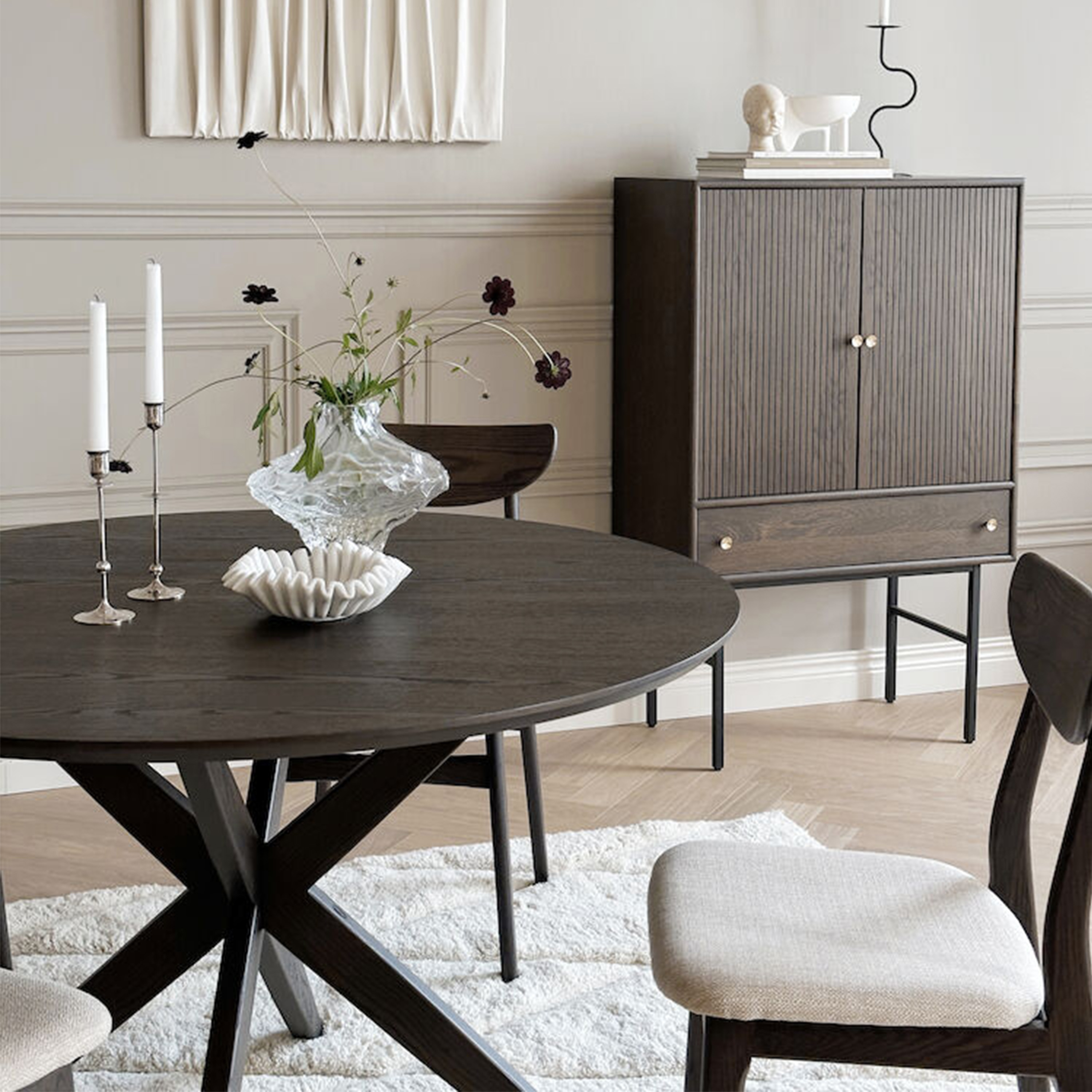 Rowico Home Calverton Esstisch Braun Ø120