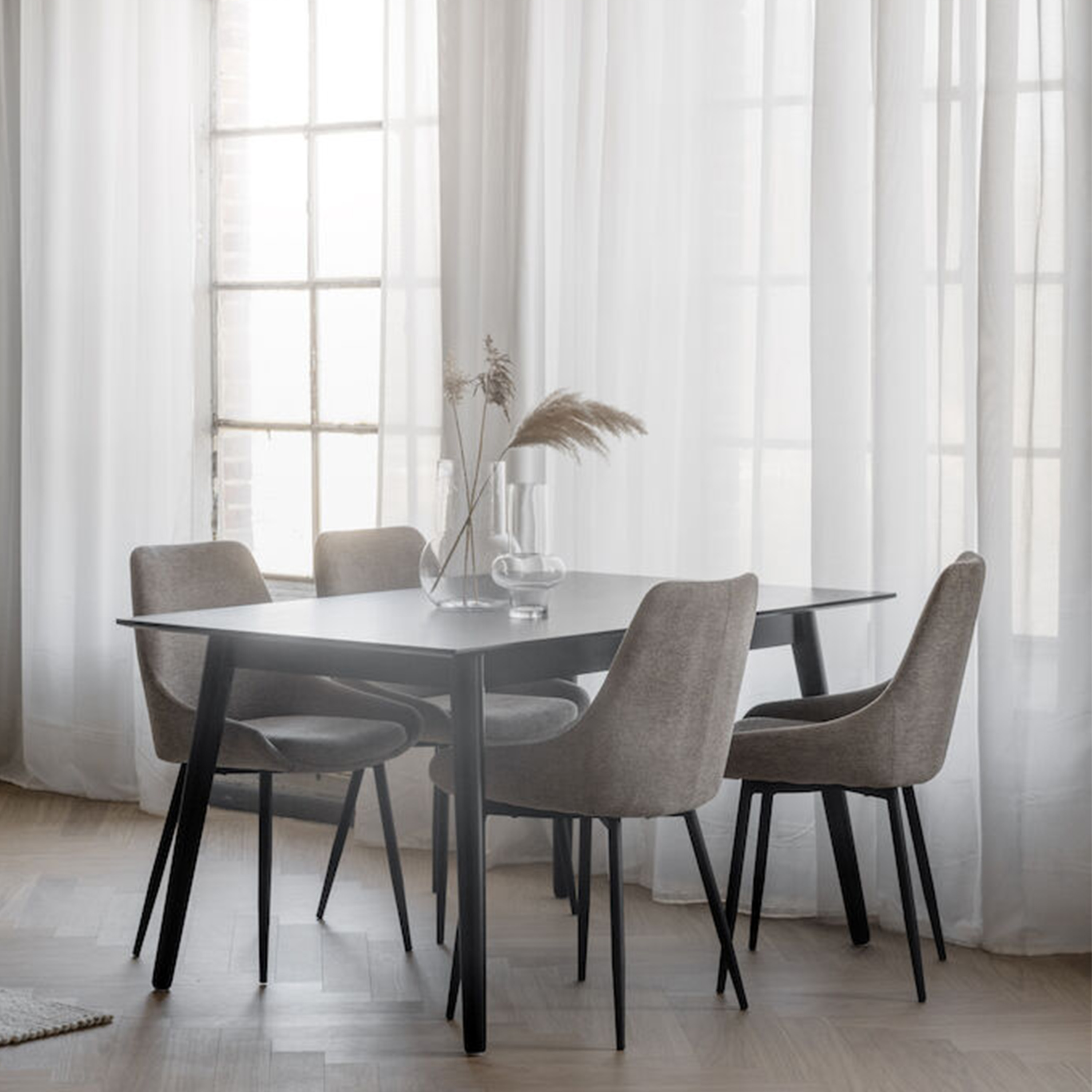 Rowico Home Lotta Matbord Svart 140x90cm