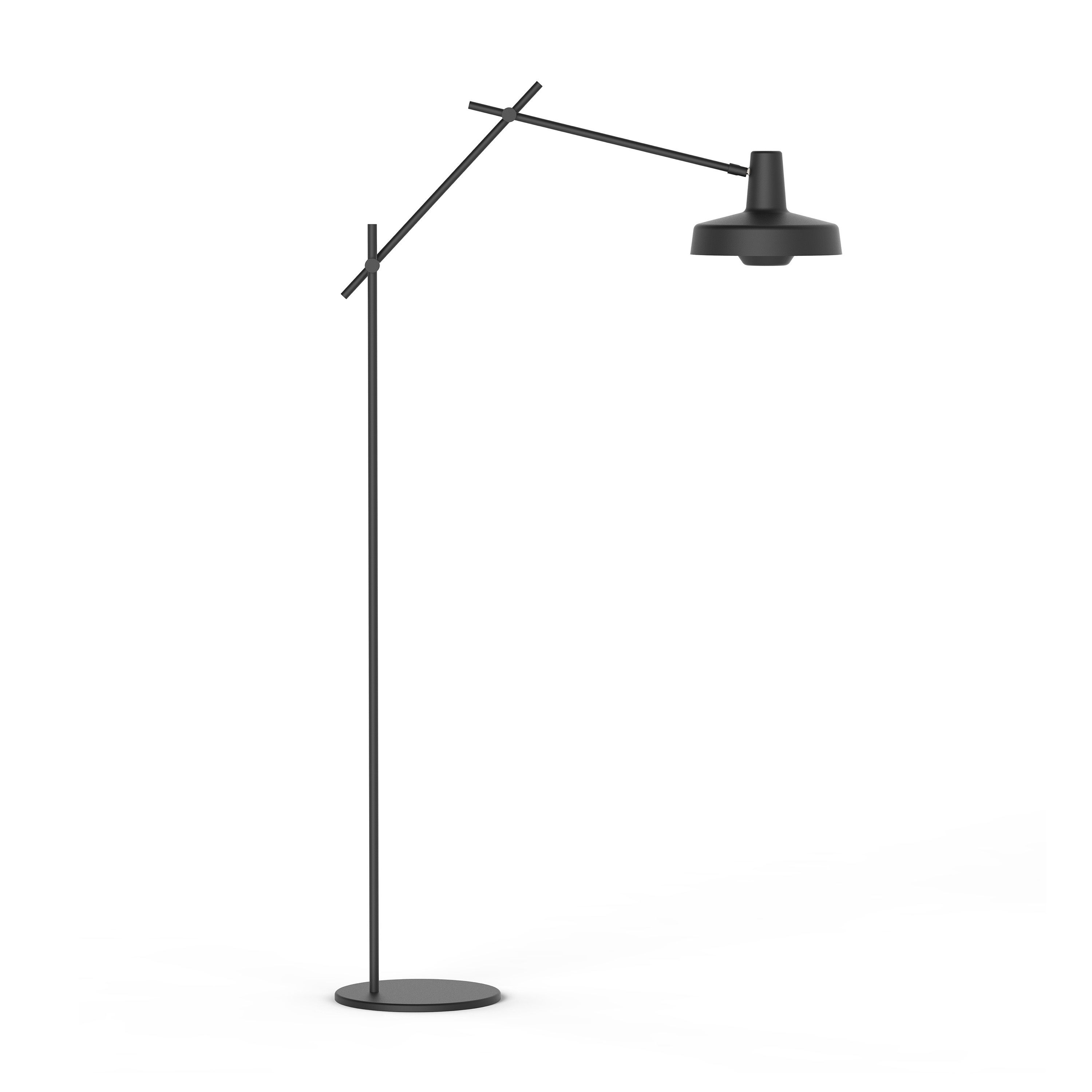 Arigato Golvlampa Black