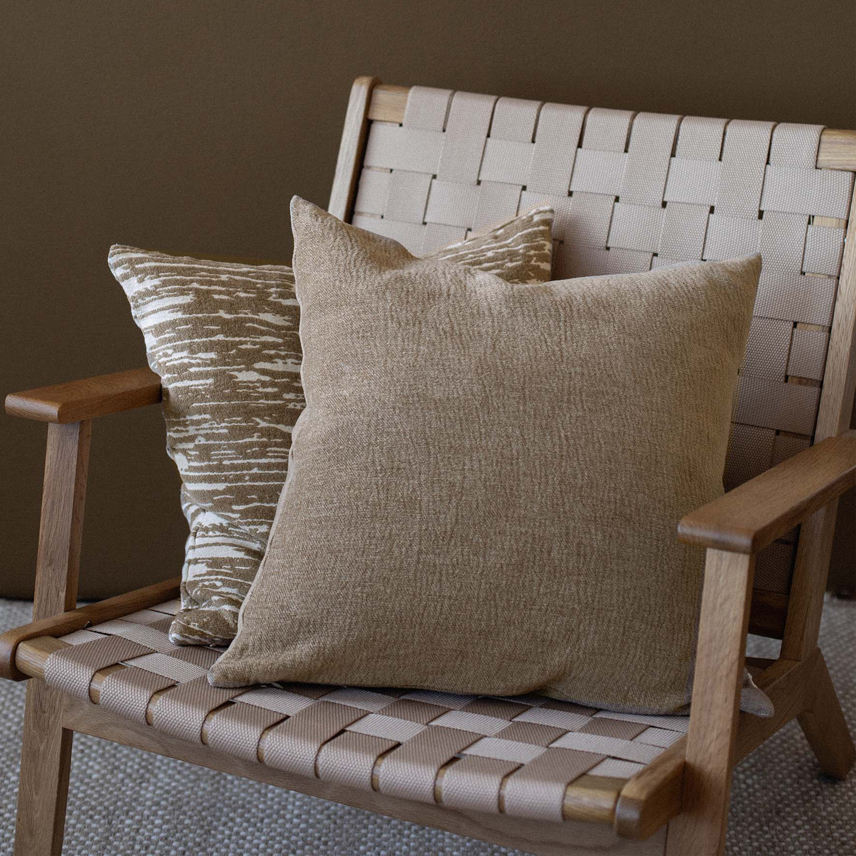 Tell me more Matteo Putetrekk Dark Beige 50x50