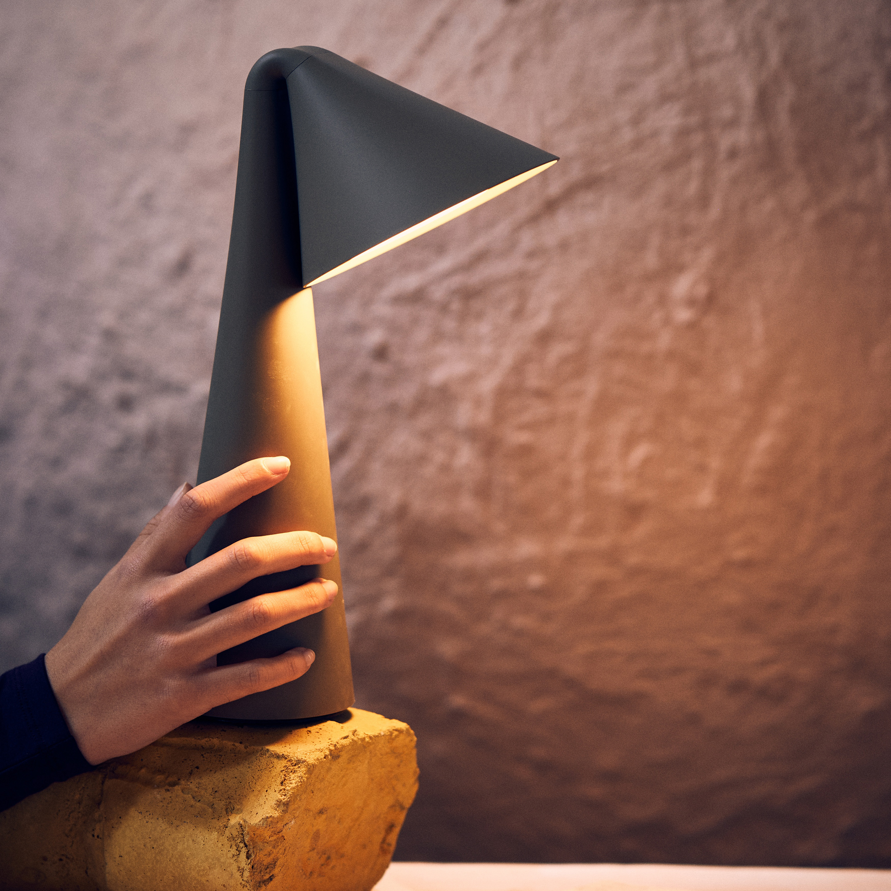 Frandsen Ami Portabel Bordslampa Olive Stone 31cm