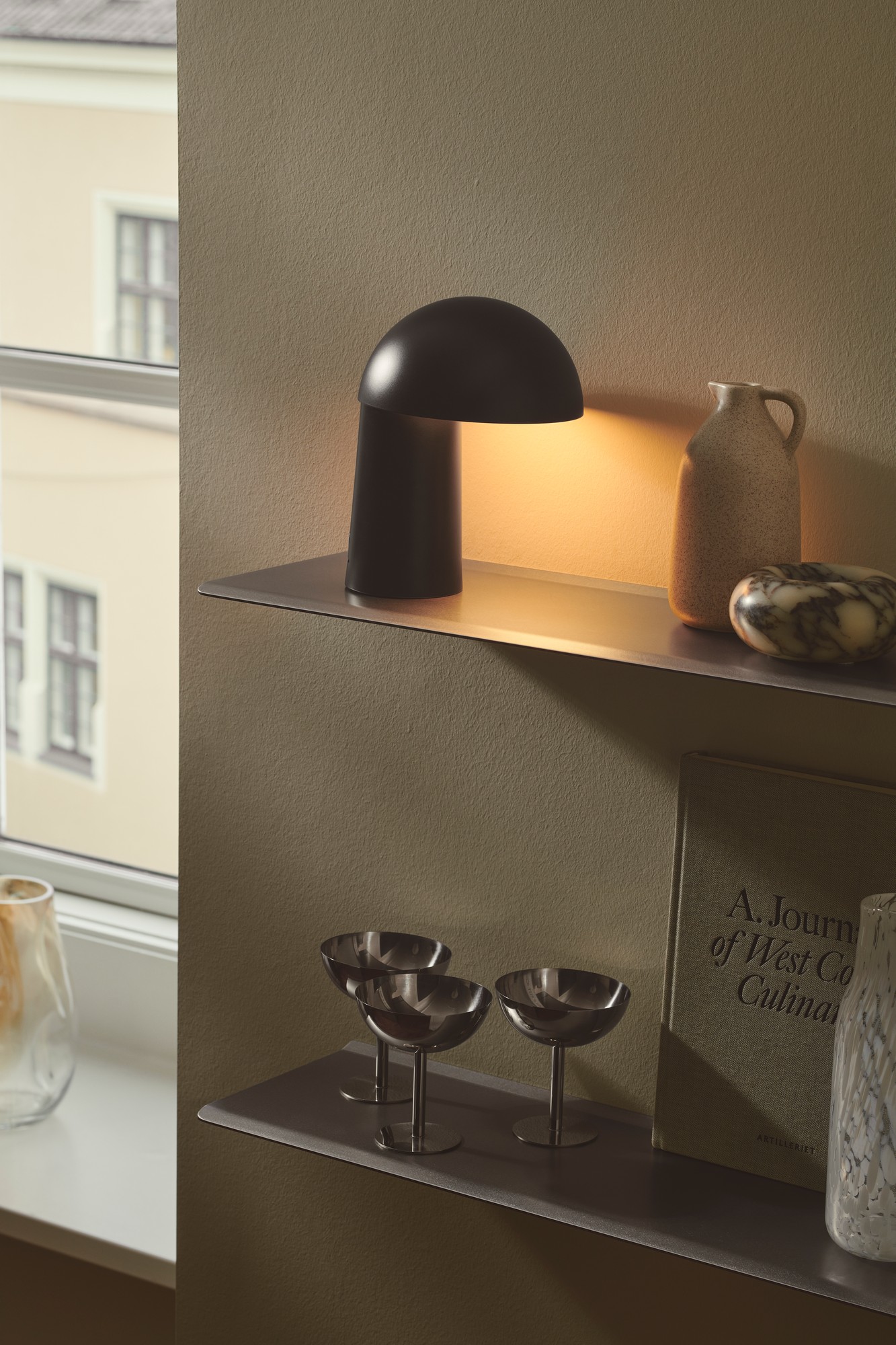 Design For The People Faye Portable Bordslampa Svart