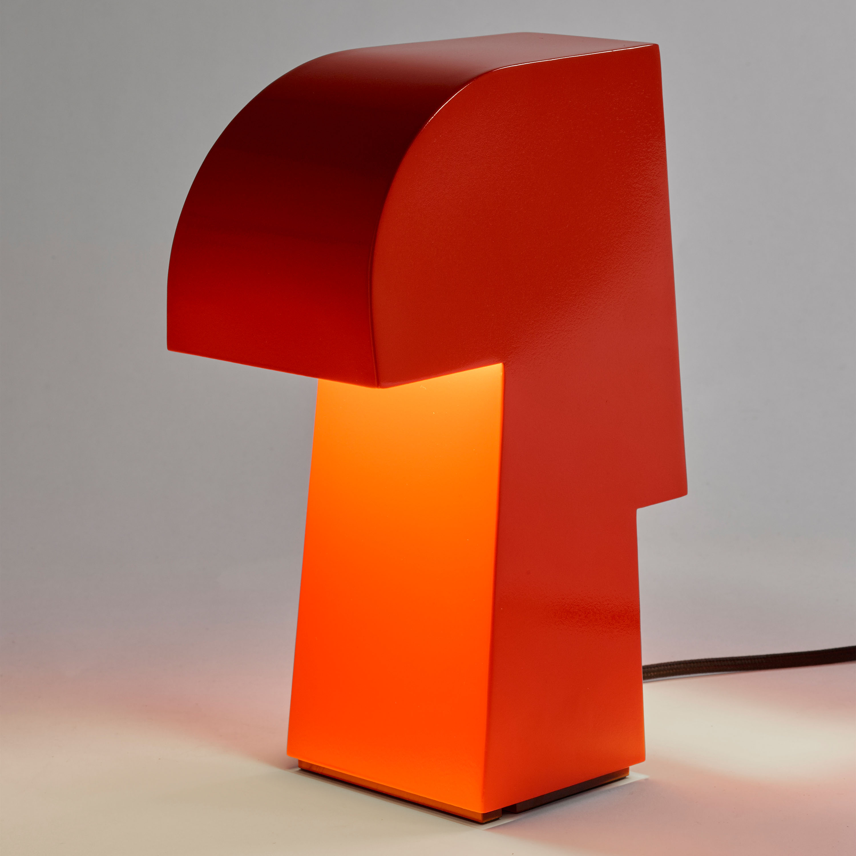 Nizou Bordslampa Red 27cm