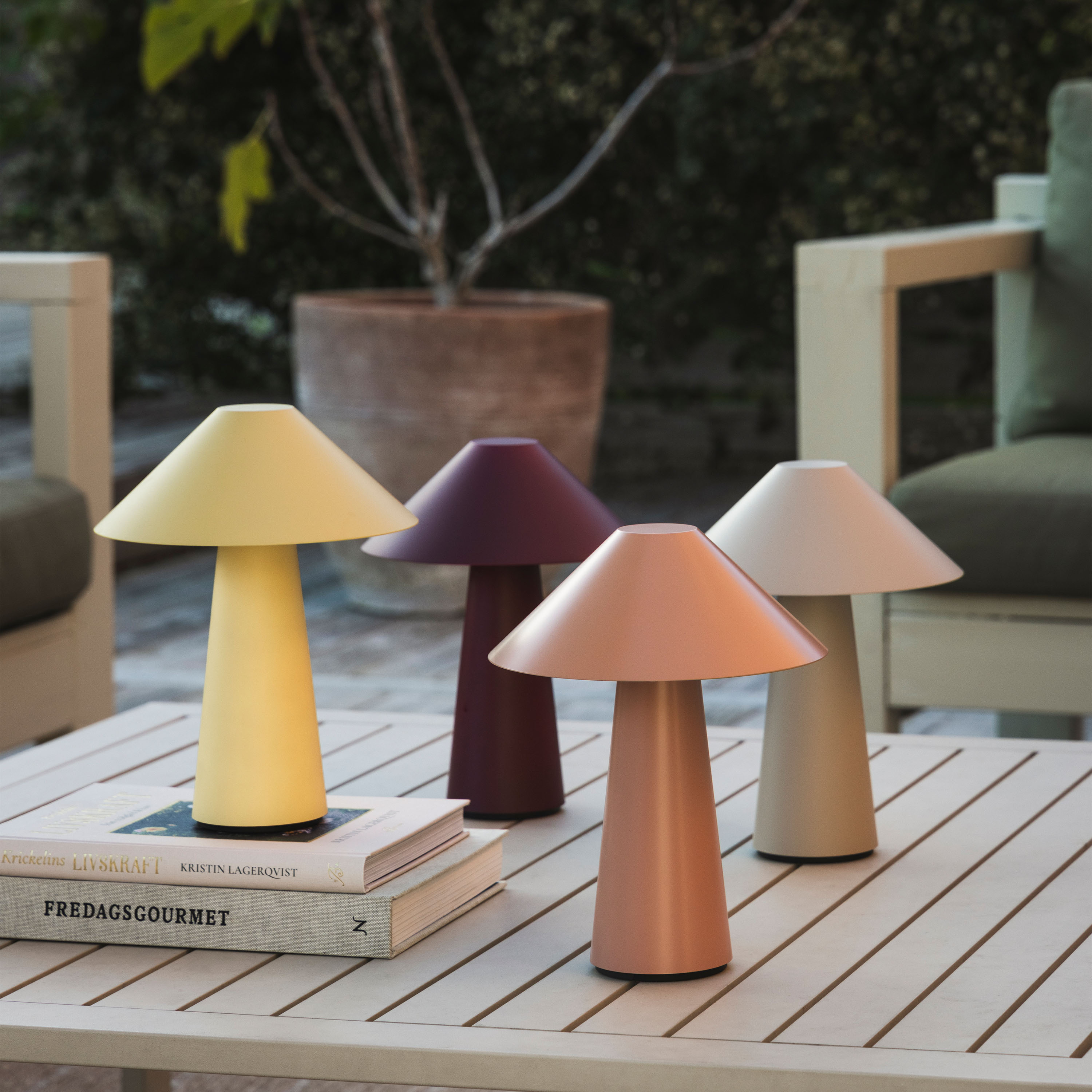 Globen Lighting Cannes Tragbare Tischlampe Hafergelb