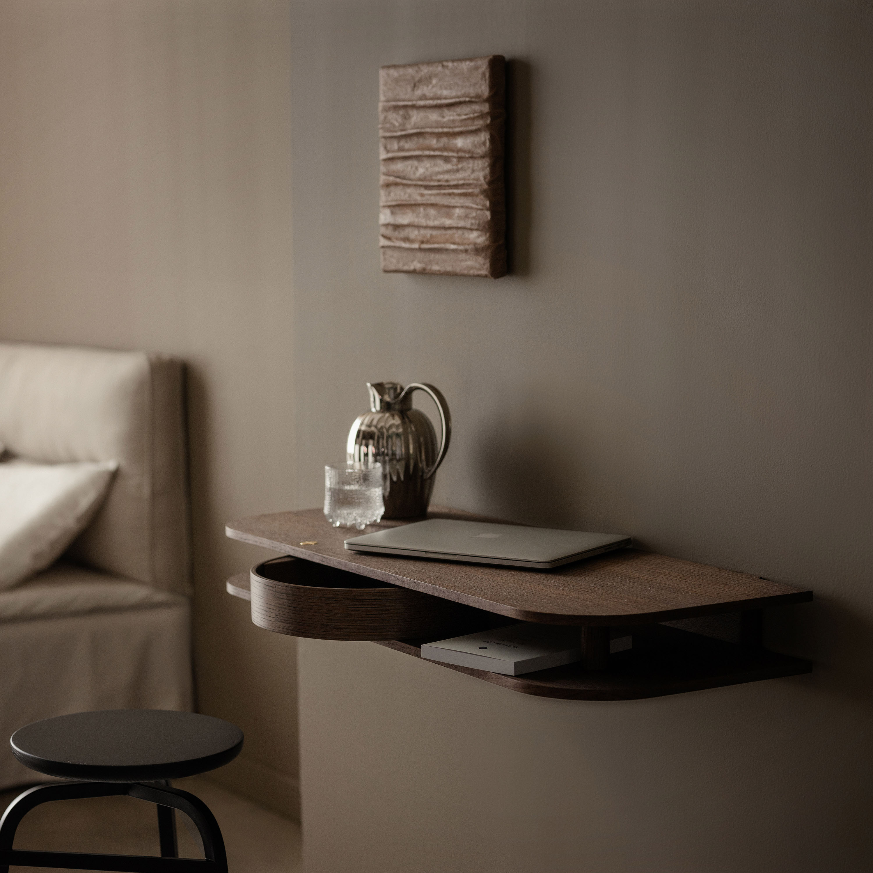 Northern Valet Seinälaatikko Smoked Oak