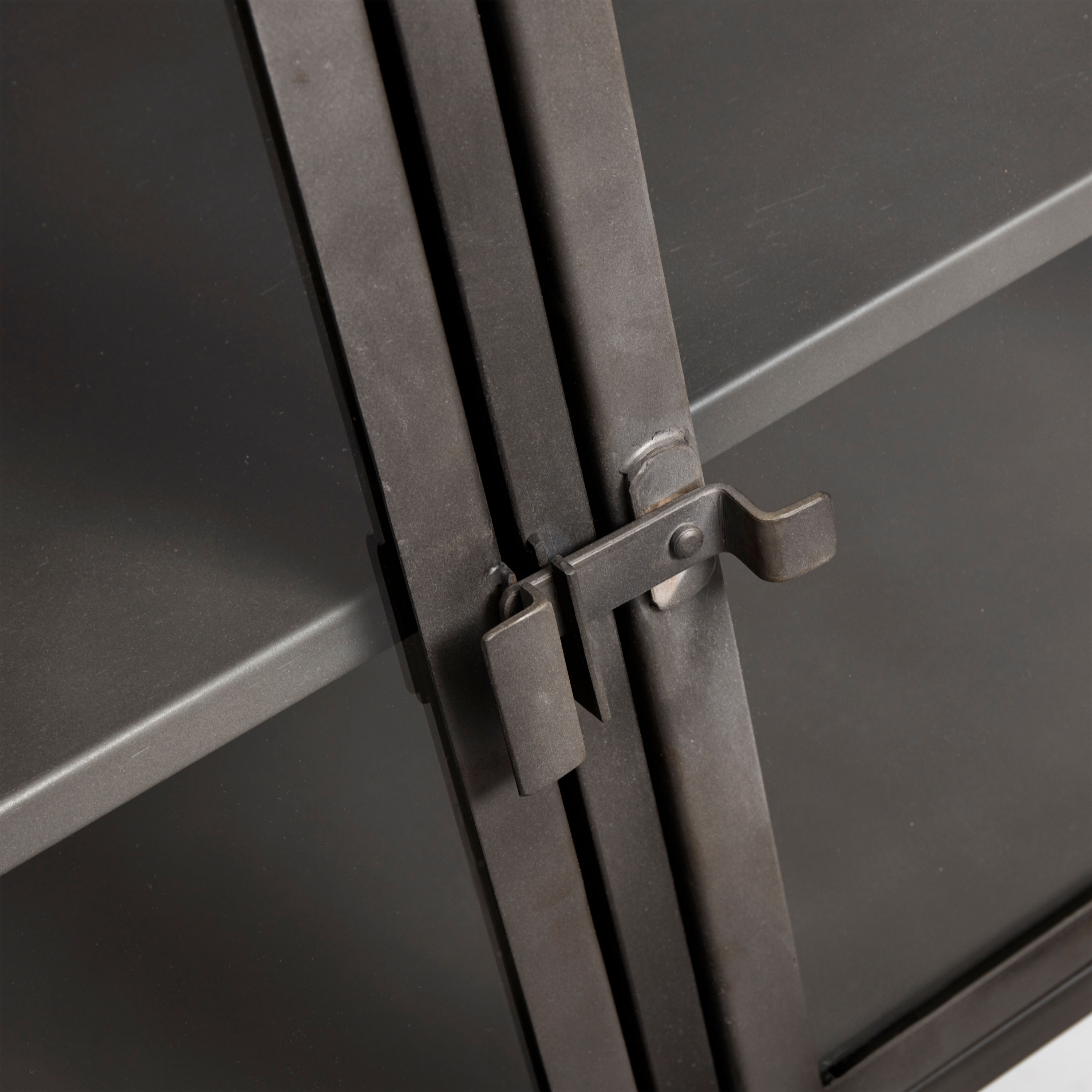 Muubs Boston Vitrinskåp Black Iron 90x200