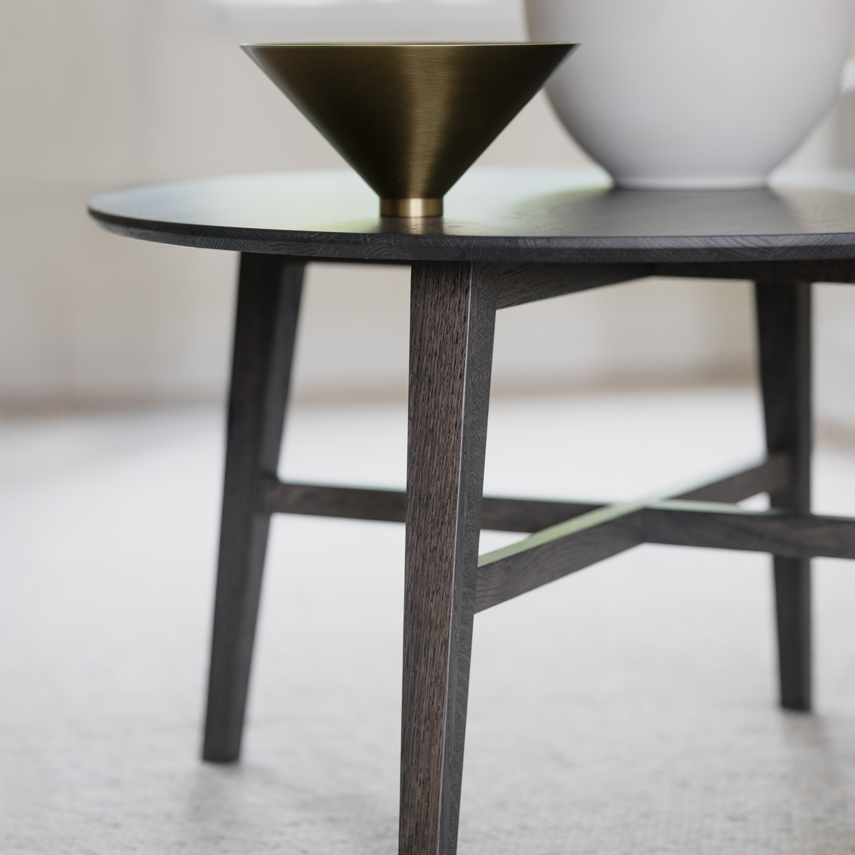 Rowico Home Filippa Soffbord Runt Mörkbrun Ek Ø90