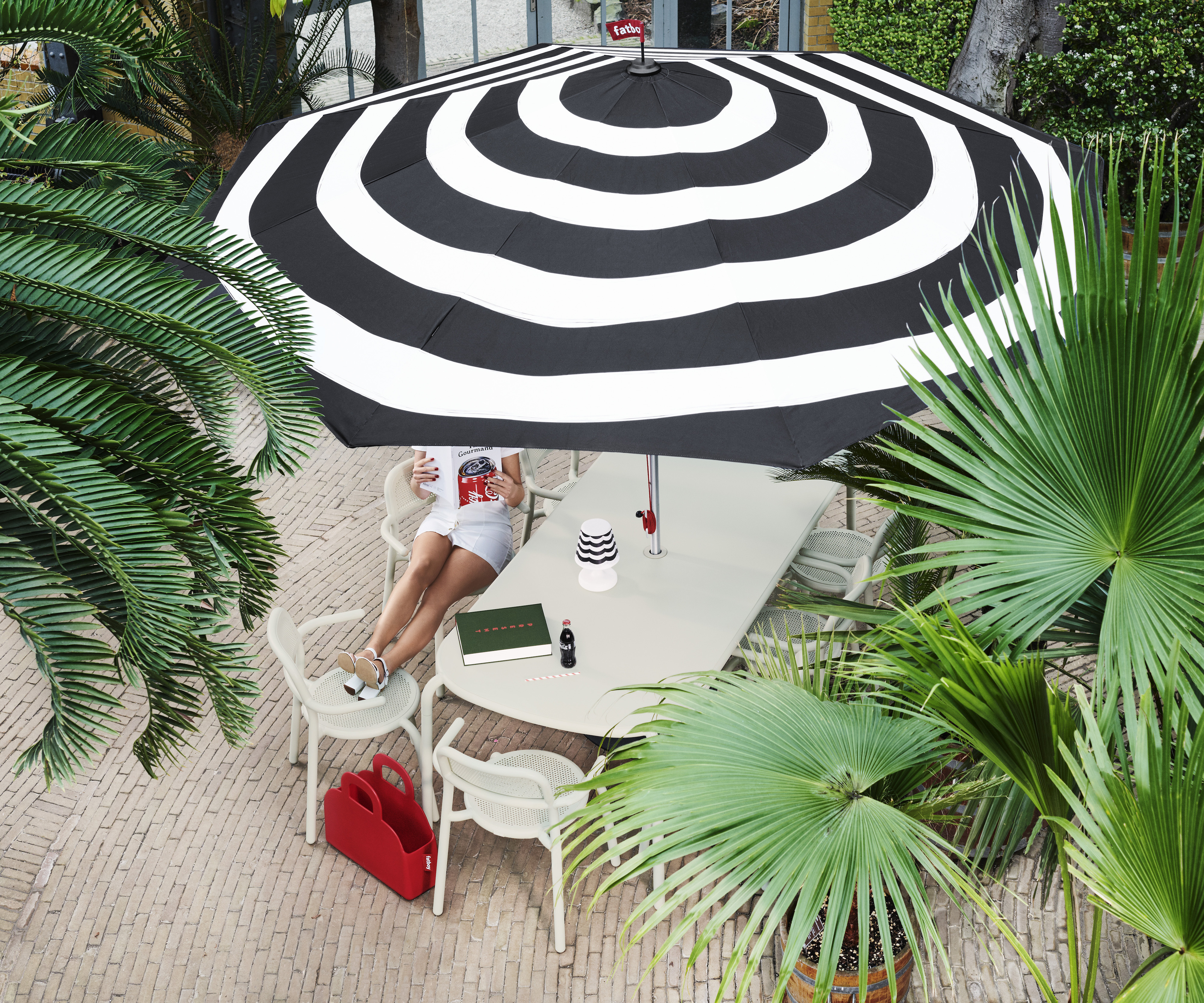 Fatboy Stripesol Parasoll inkl. Fot Anthracite/Light Grey Ø350