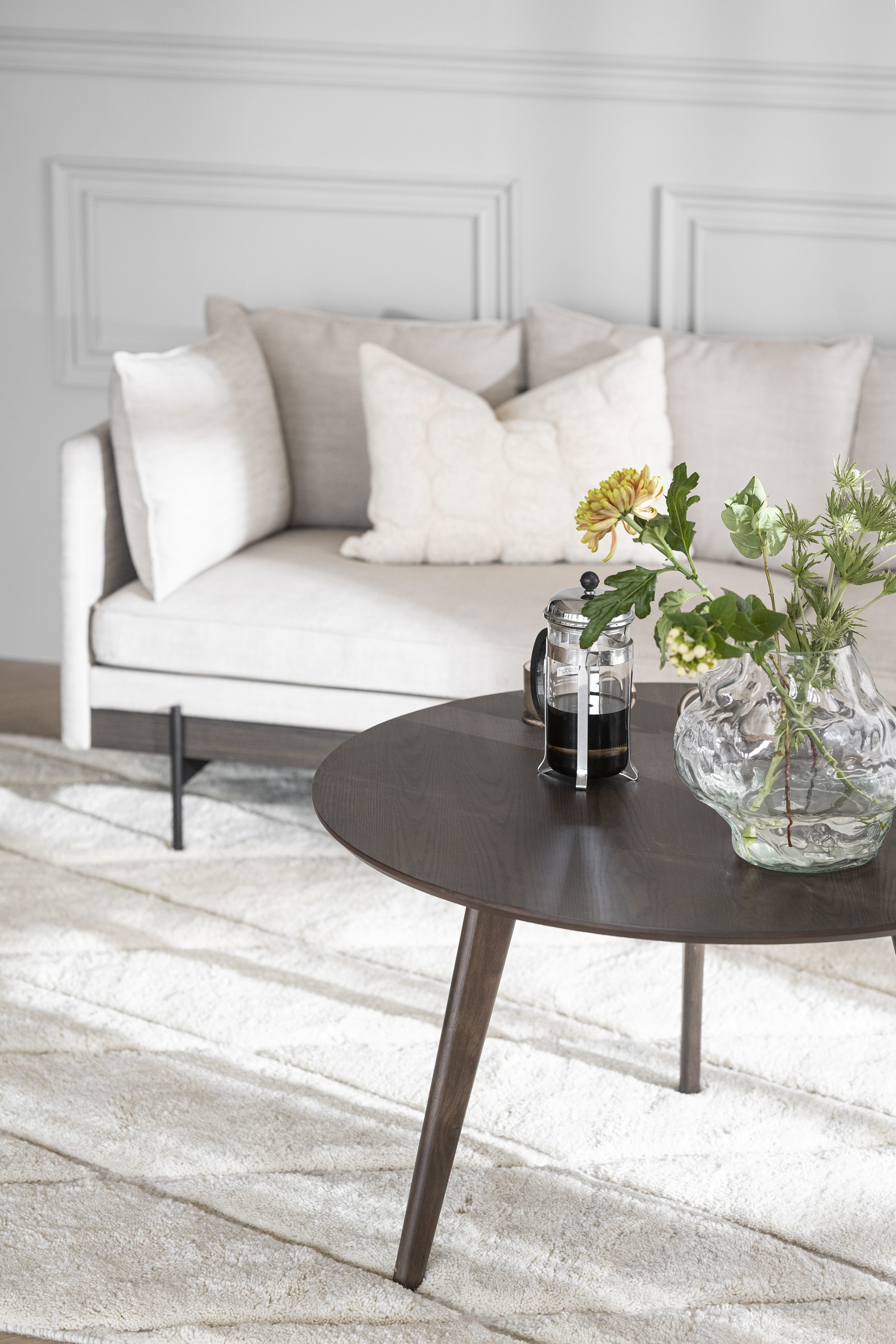 Rowico Home Yumi Couchtisch Braun Ø90