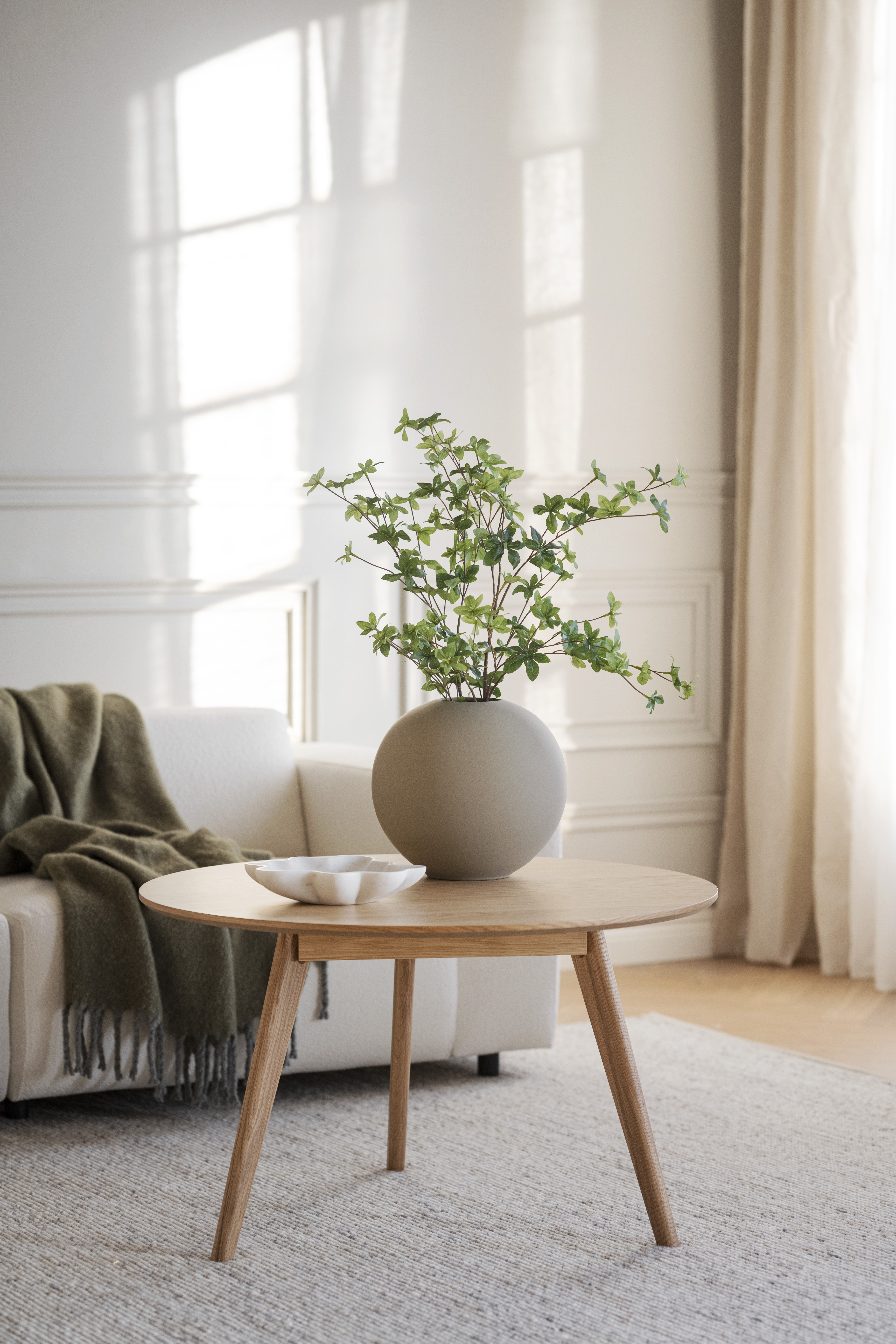 Rowico Home Yumi Couchtisch Eiche Ø90