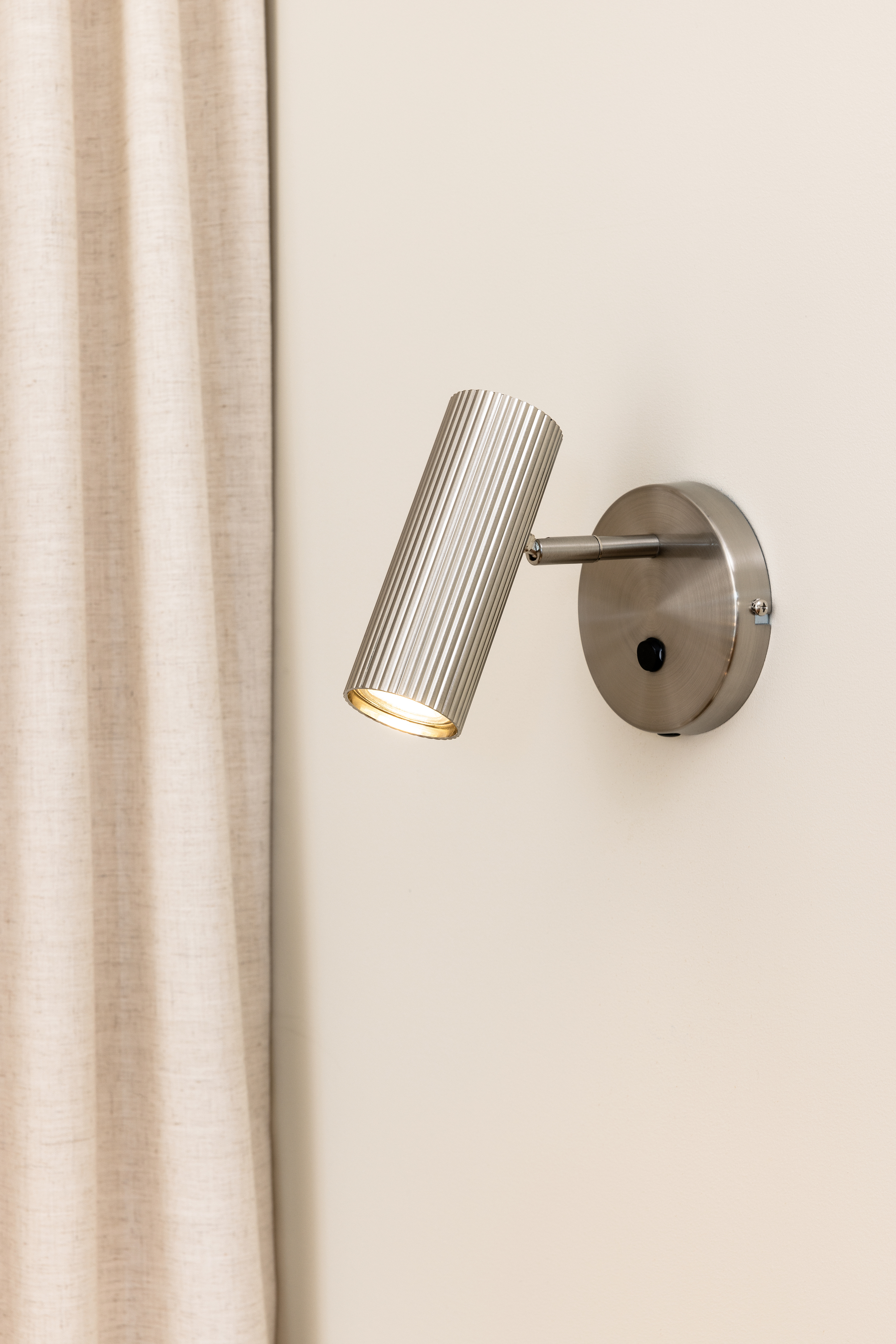 Globen Lighting Hubble Vägglampa Borstad Stål