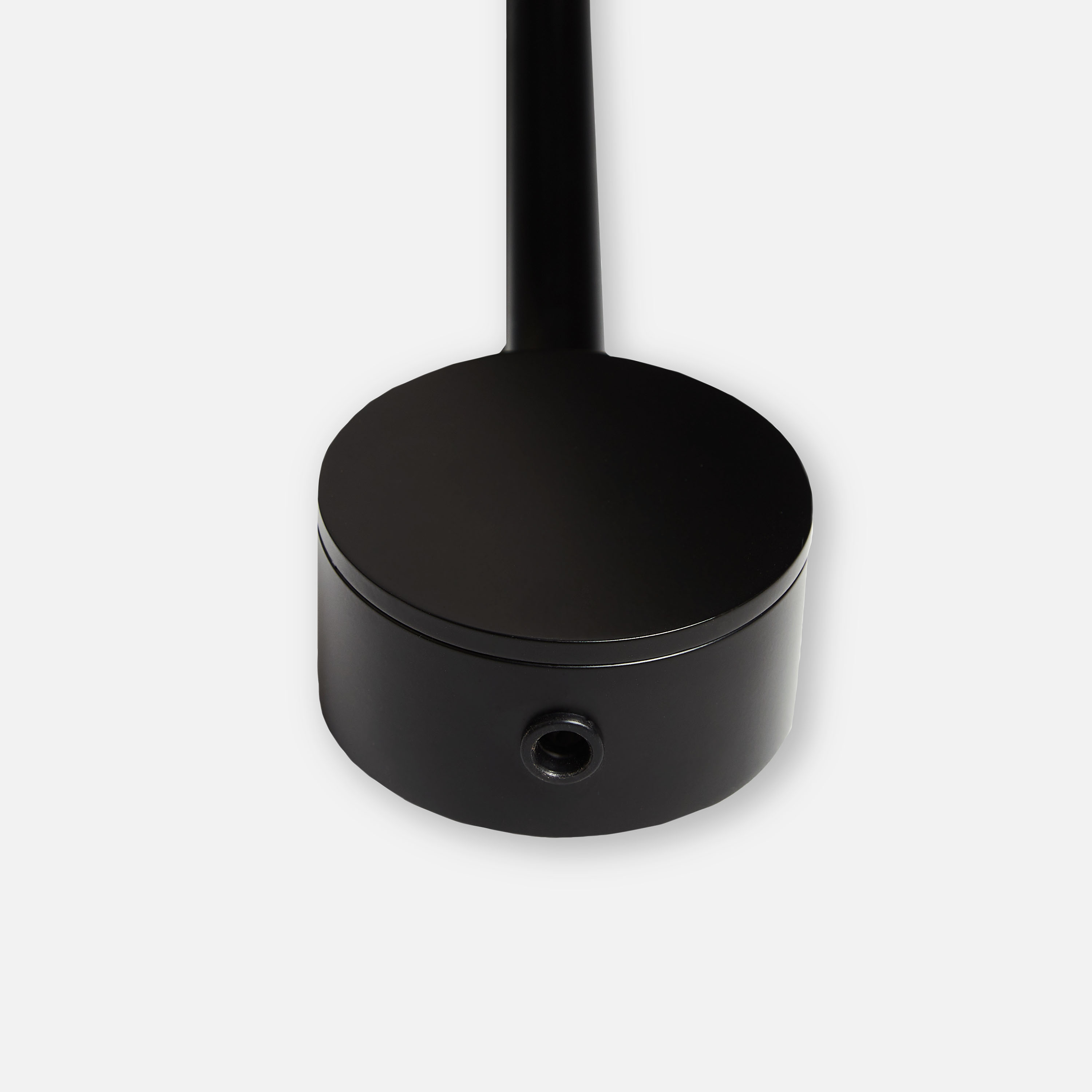 Woud Cono Seinävalaisin Musta 33 cm