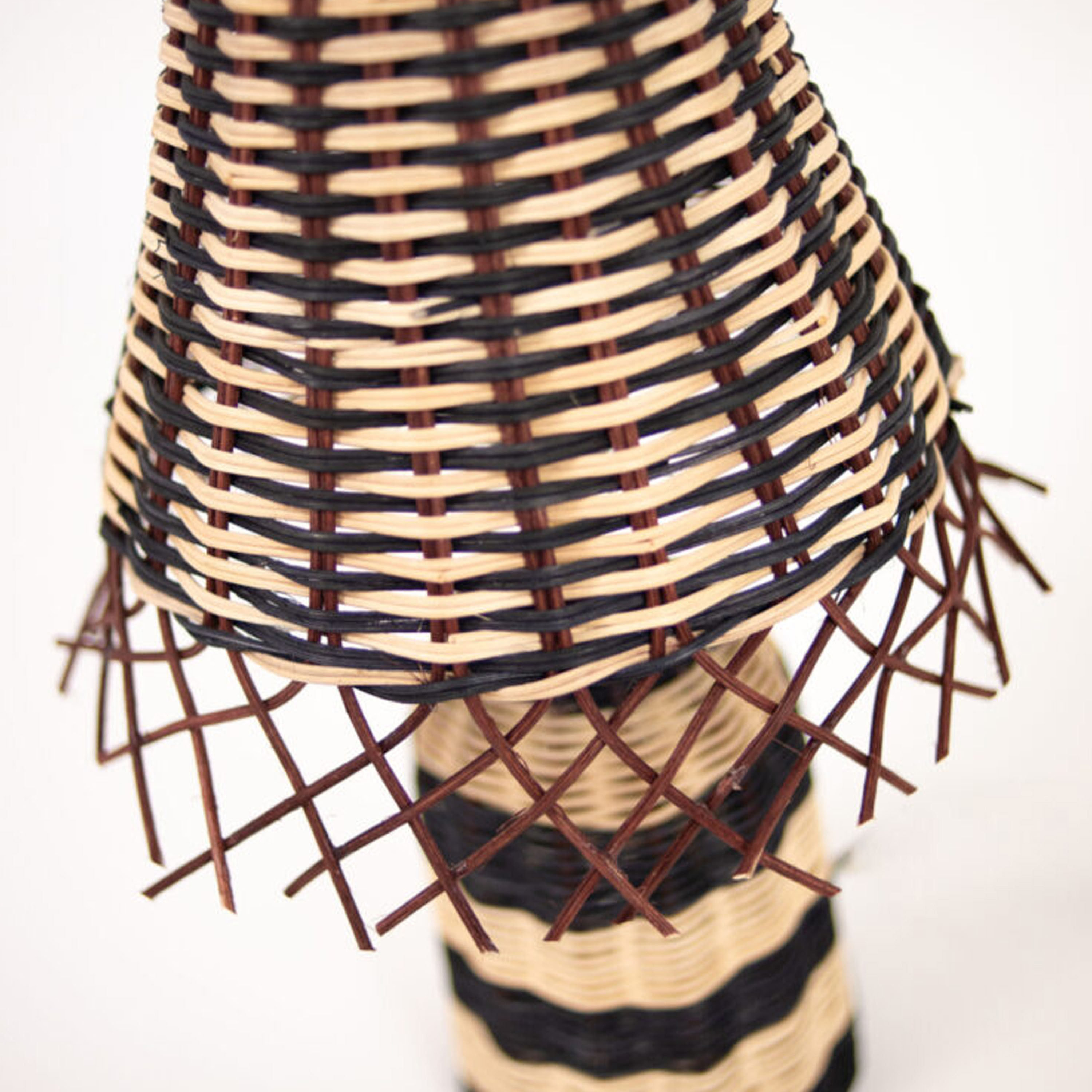 Olsson &amp; Jensen Pranav bordlampe beige/svart 40 cm