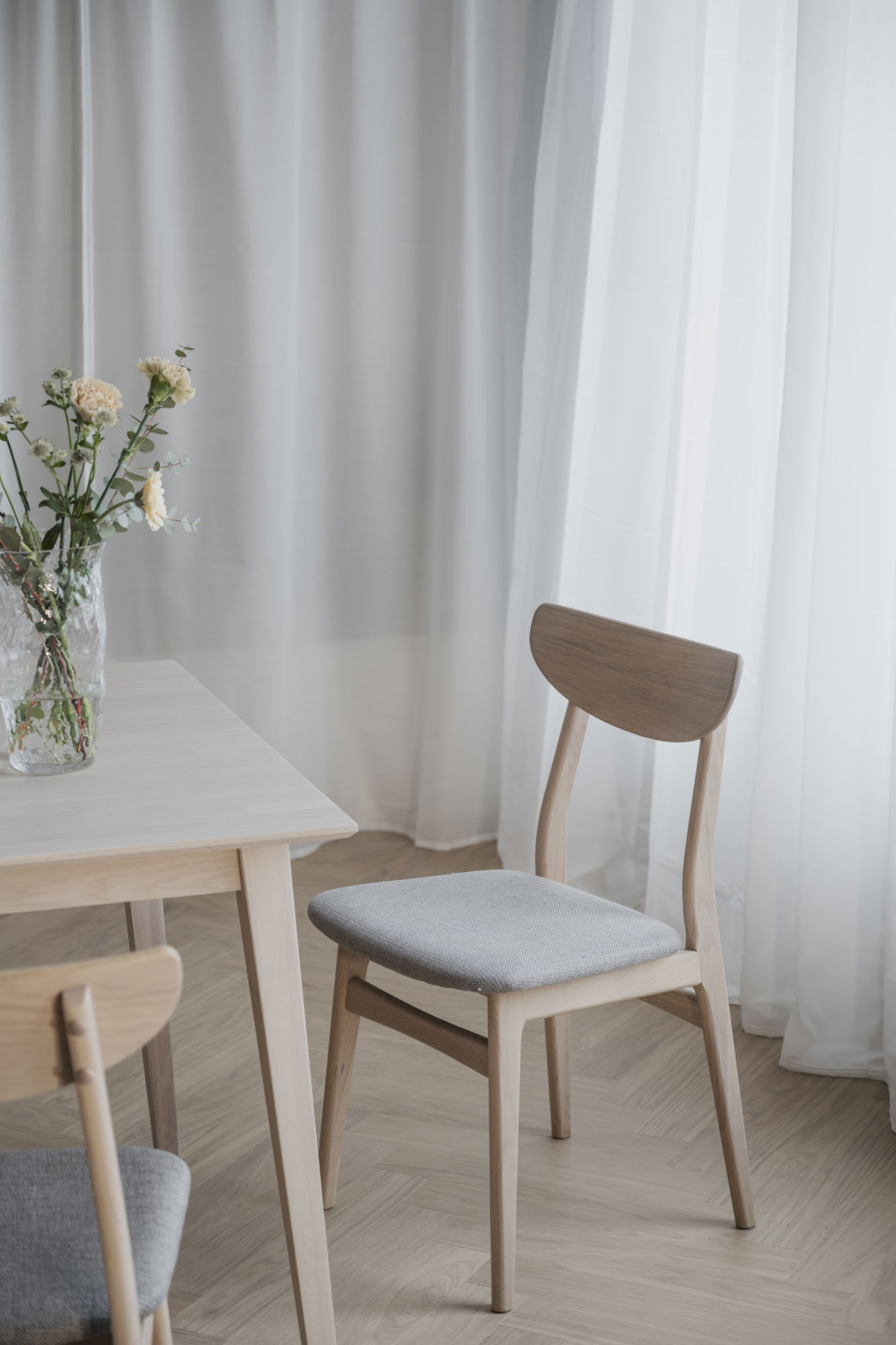 Rowico Home Rodham Matstol Vitpigment Ek/Ljusgrå