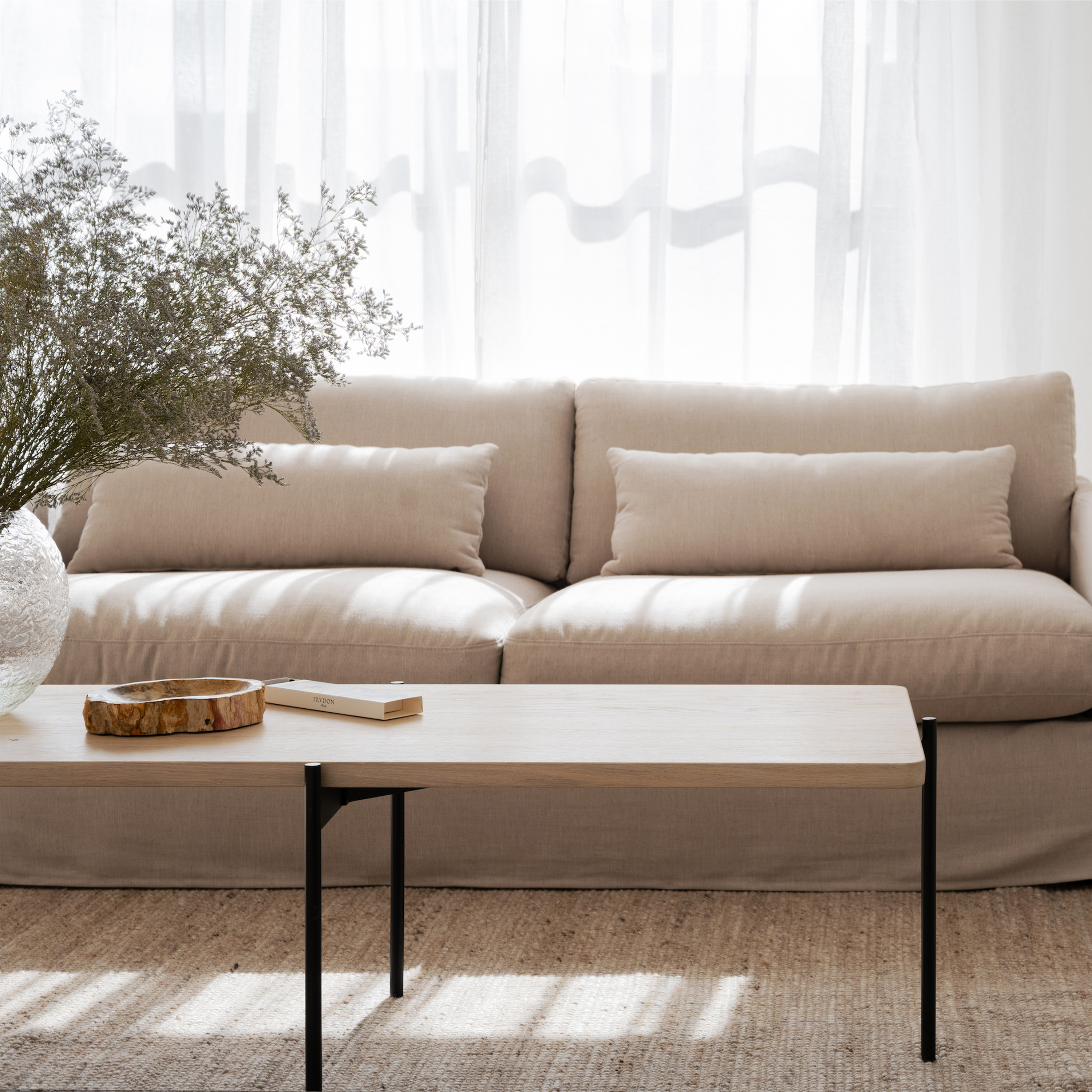 Rowico Home Shelton Couchtisch Weißpigmentiert/Schwarz 95x50cm