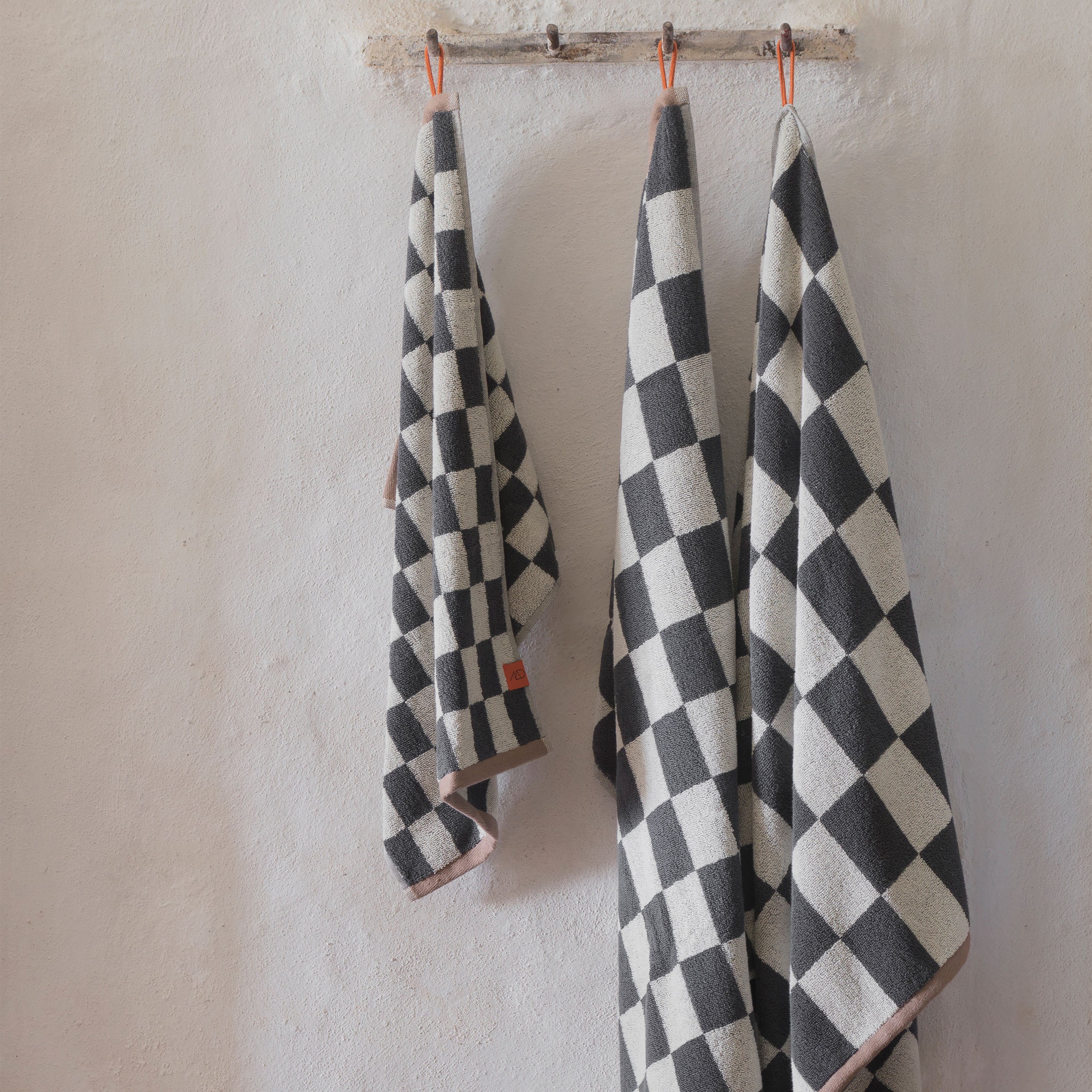 Mette Ditmer Retro Handtuch Dunkelgrau 50x90