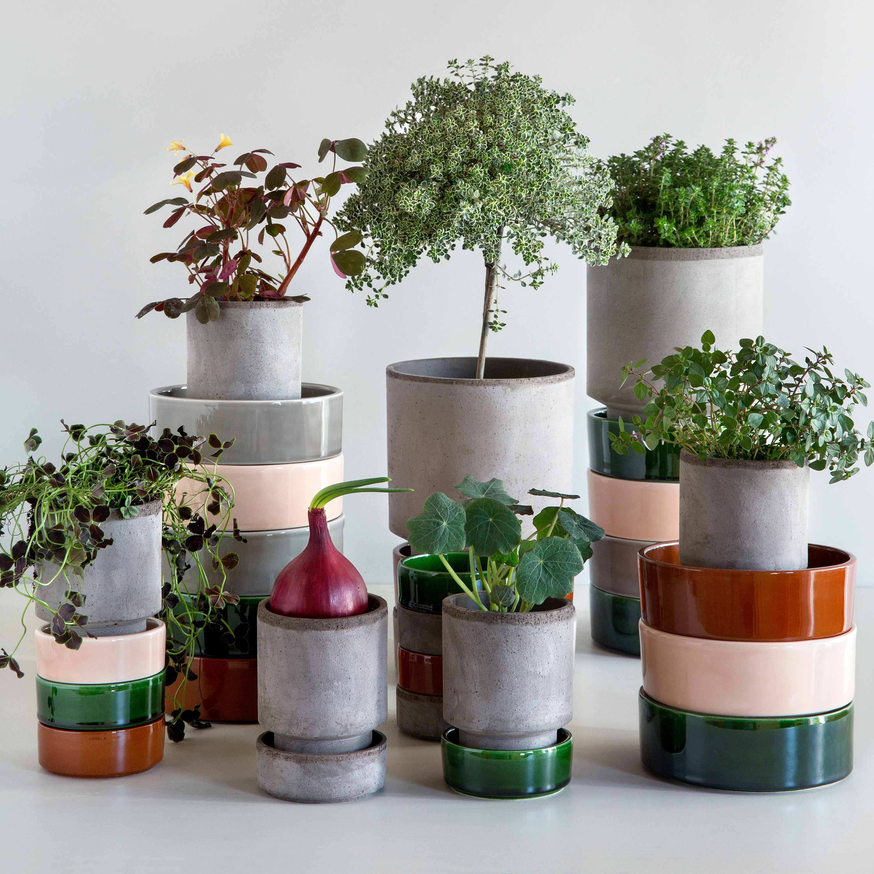 Bergs Potter Hoff Topf mit Untersetzer Raw Grey/Glasiert Emerald Green Ø18