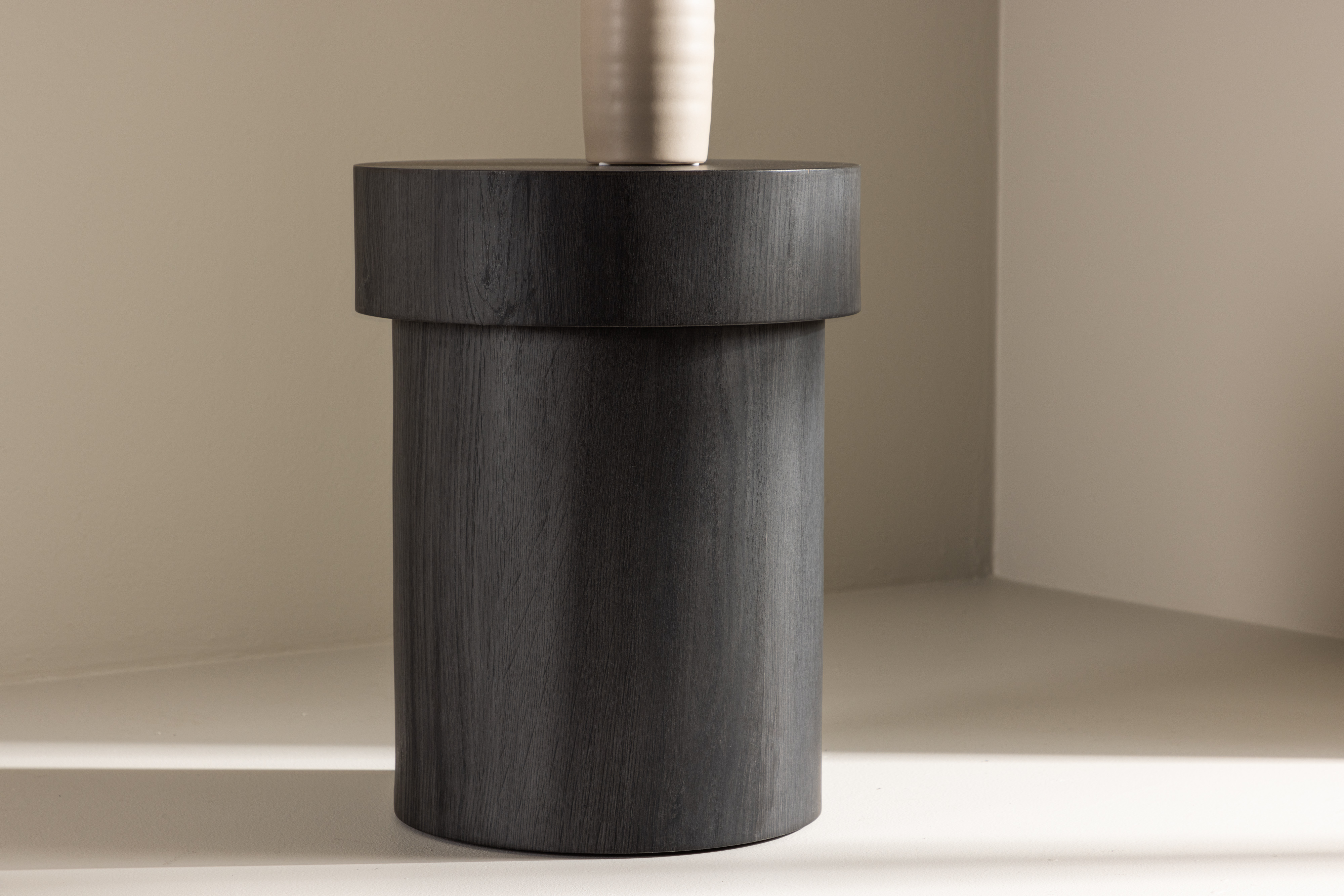 Vind Malung Sidobord Black High