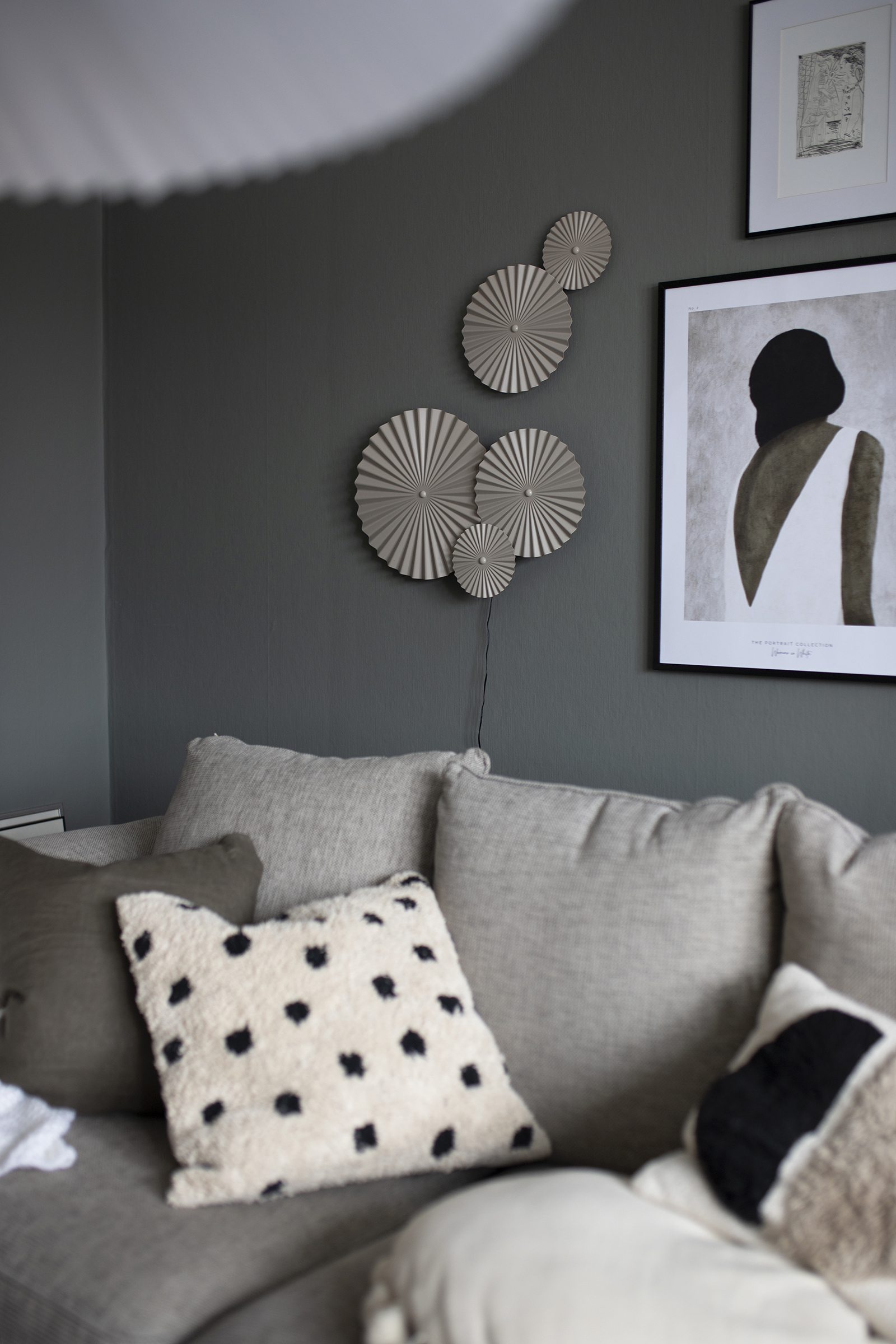 Globen Lighting Omega Wandleuchte Mud