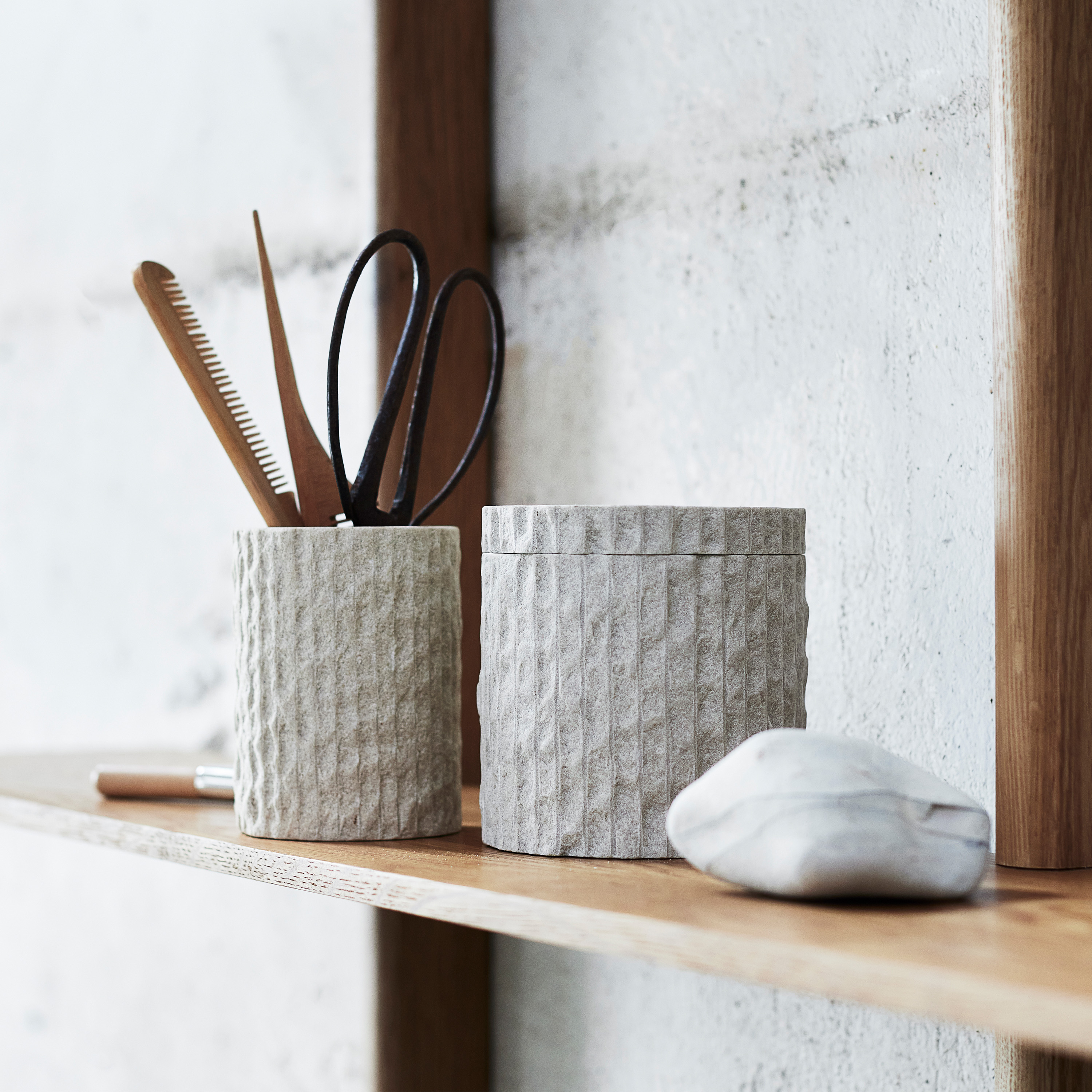 Muubs Noir Seinä­hylly Natural Oil Oak Large