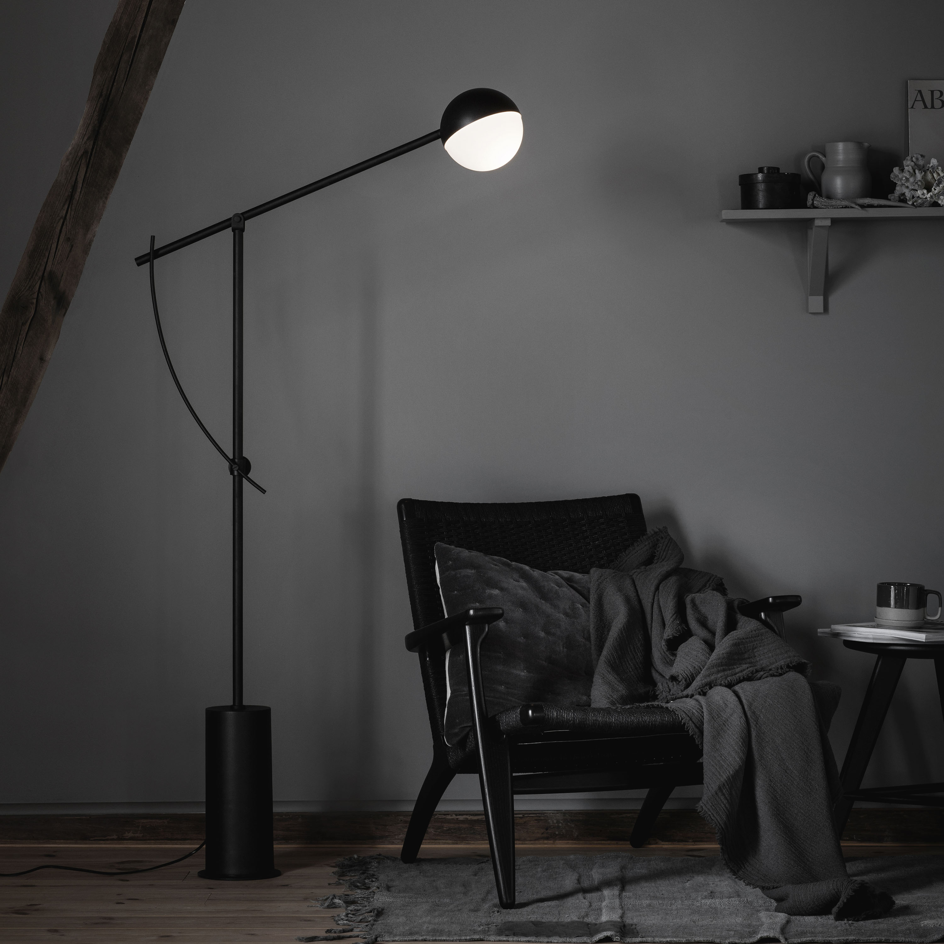 Northern Balancer Stehlampe Black