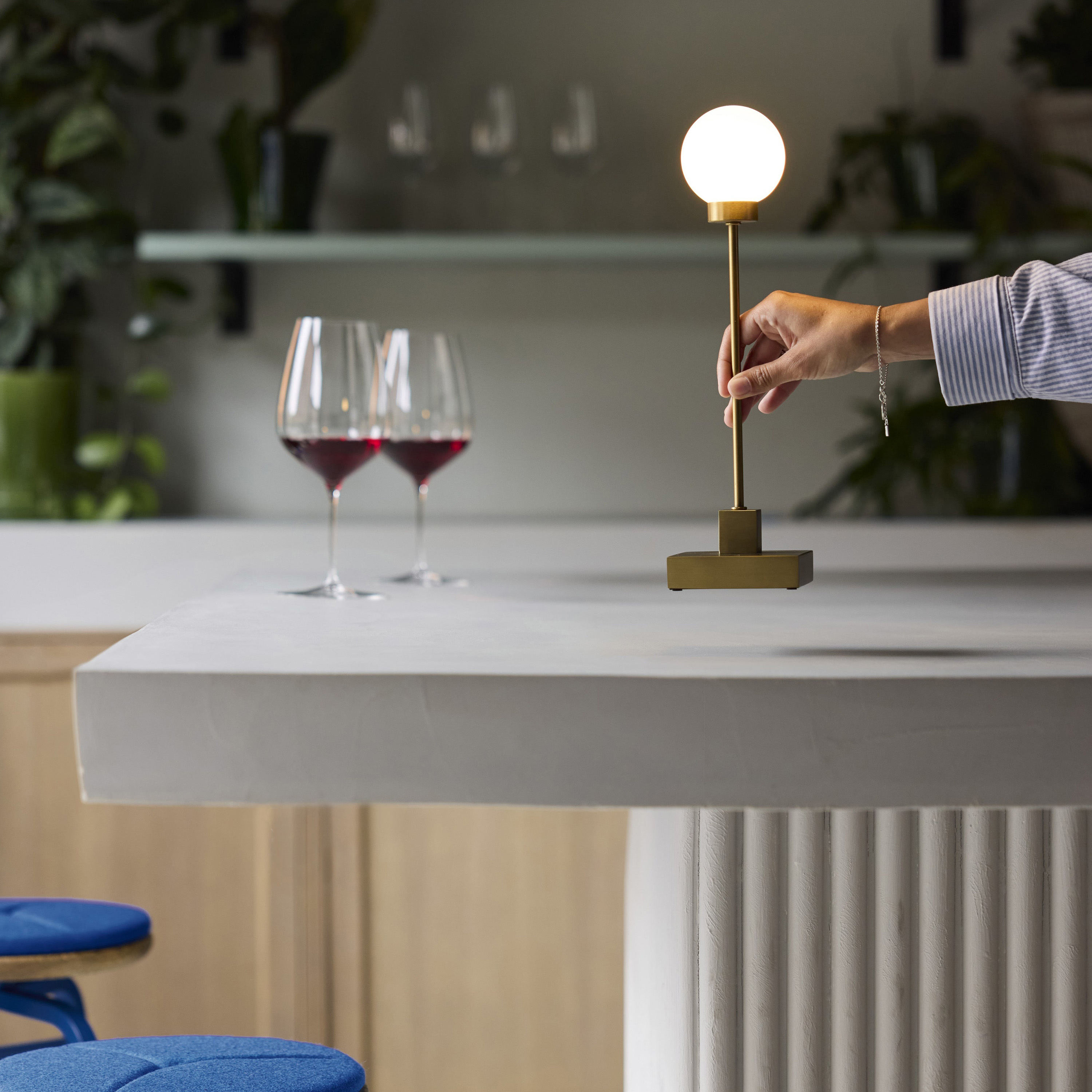 Northern Snowball Tischlampe Tragbar Messing