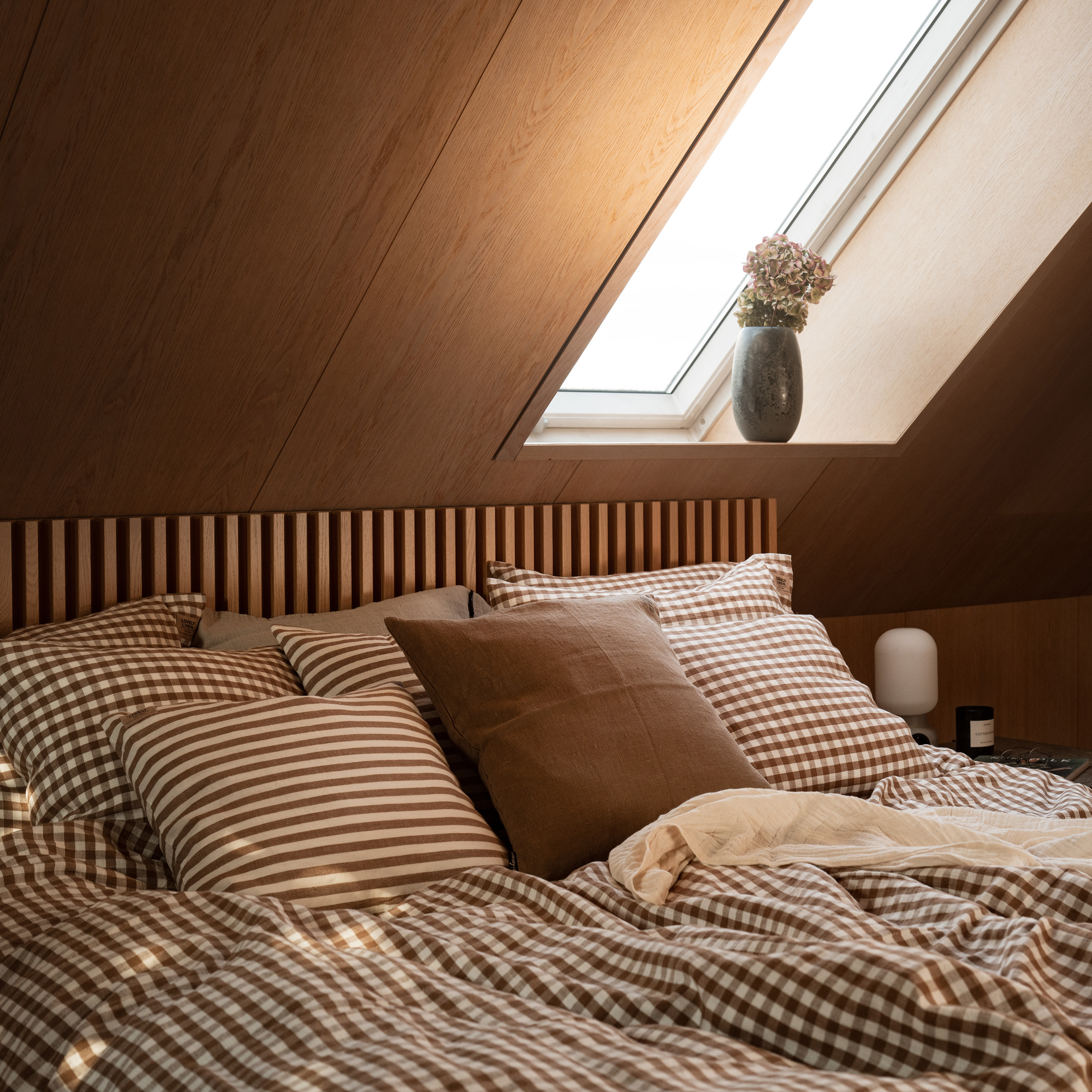 Lovely Linen Misty Putevar Lin Square Almond 50x50