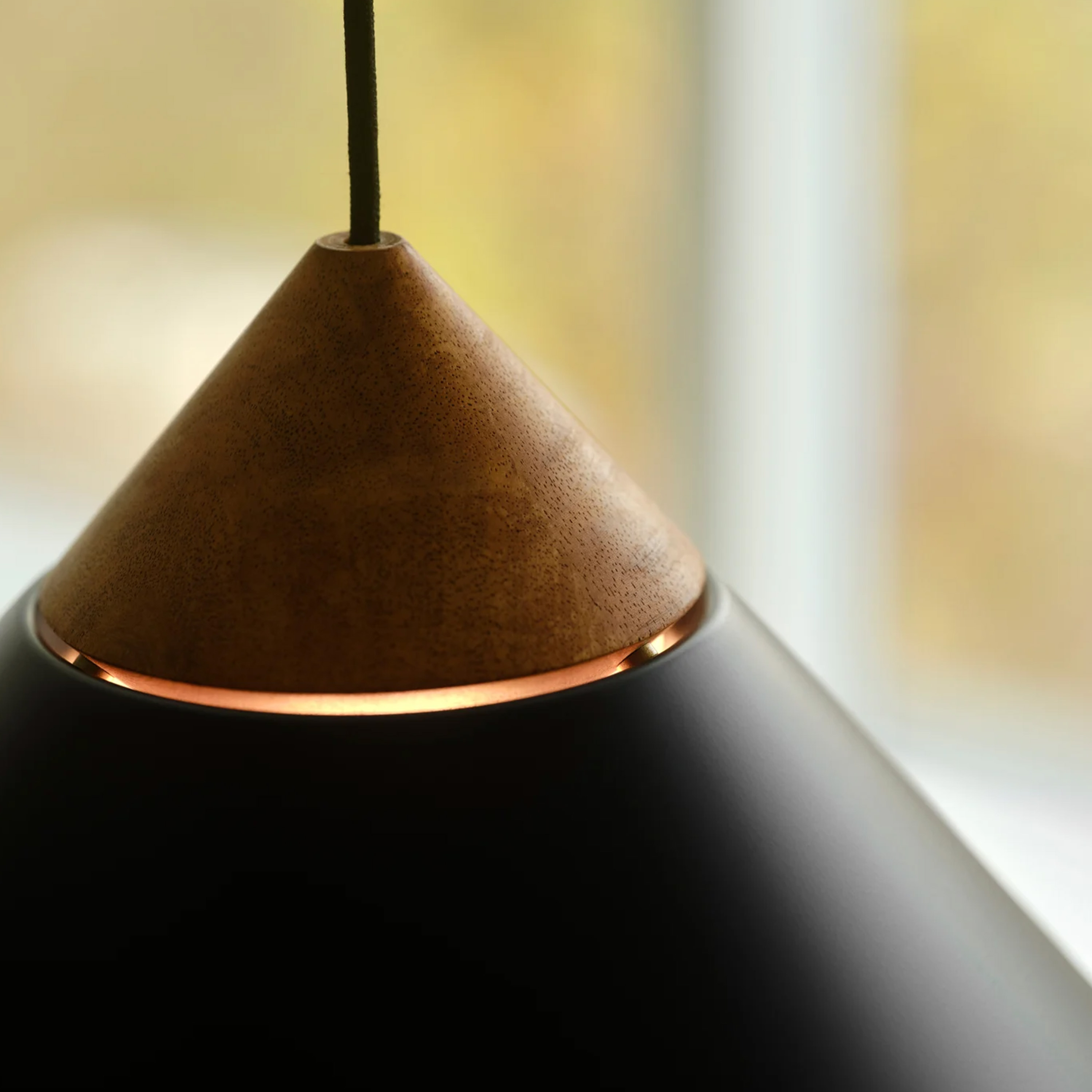 Design For The People Kinto Taklampa Svart Ø42