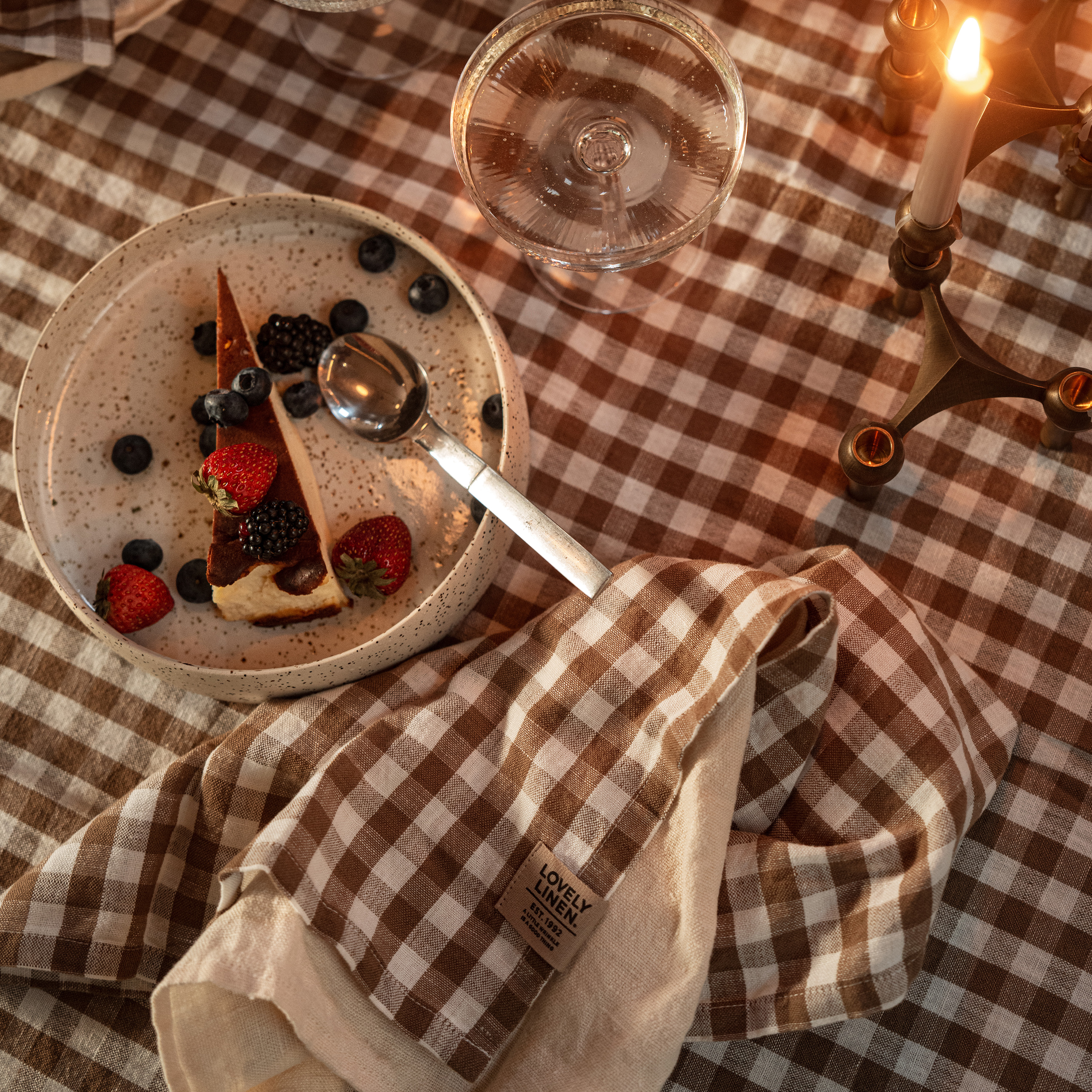 Lovely Linen Misty Pöytäliina Pellava Square Almond 145x380