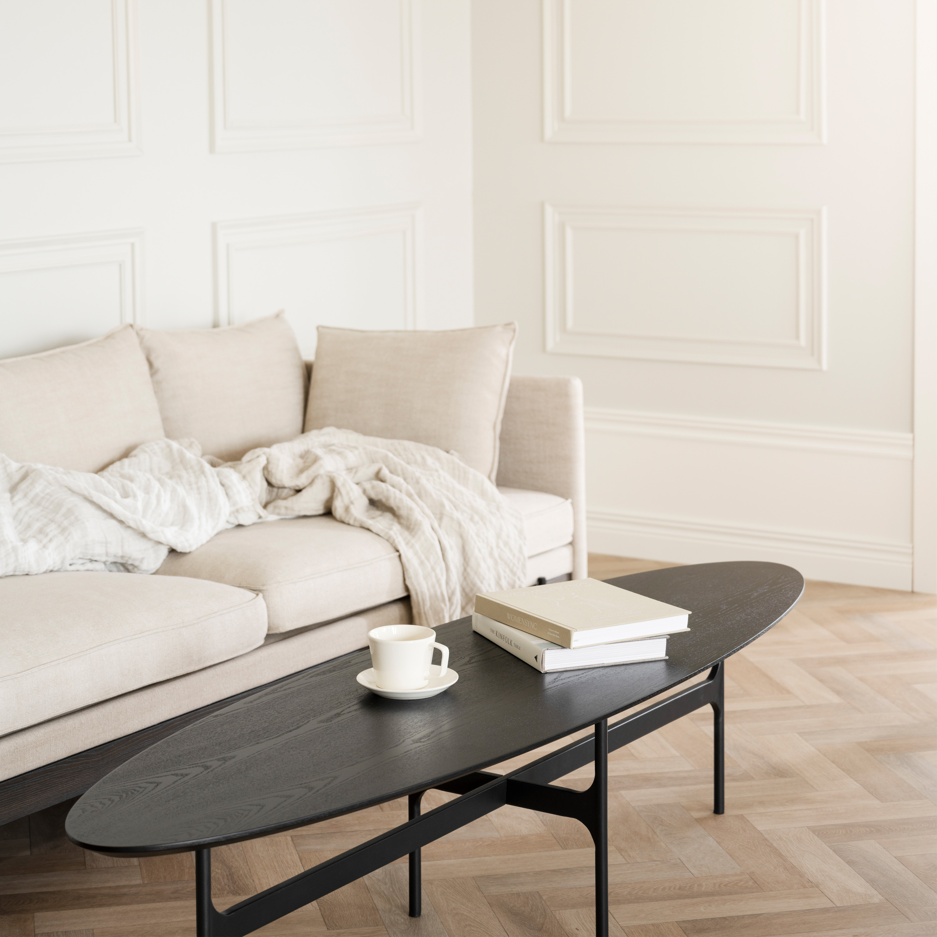 Rowico Home Colton Soffbord Ovalt Svart 180x50