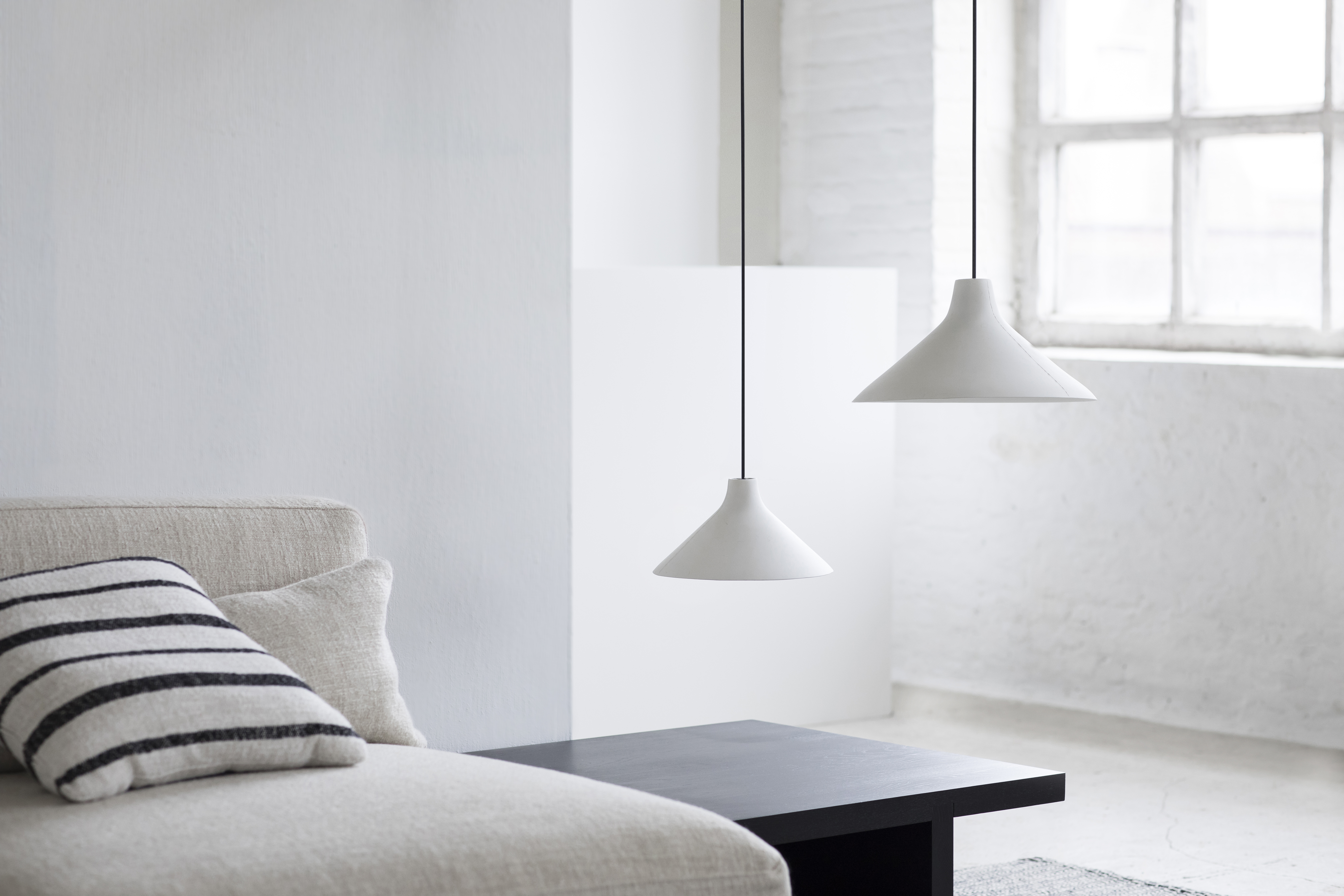 Serax Seam Kattovalaisin White Large