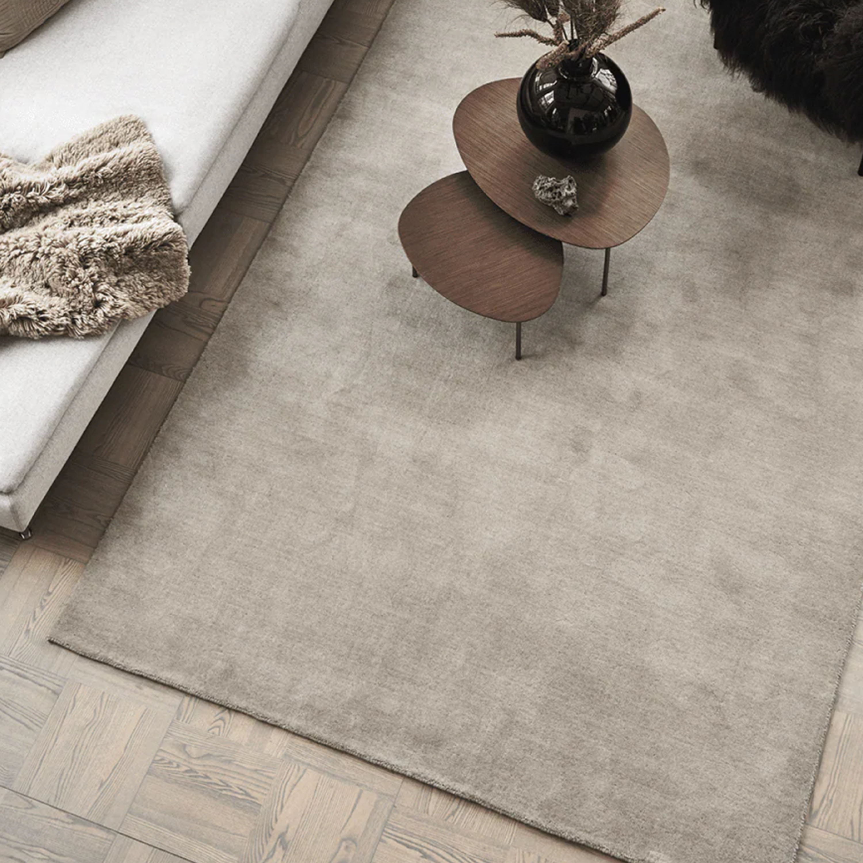 Classic Collection Solid Ullteppe Beige 300x400